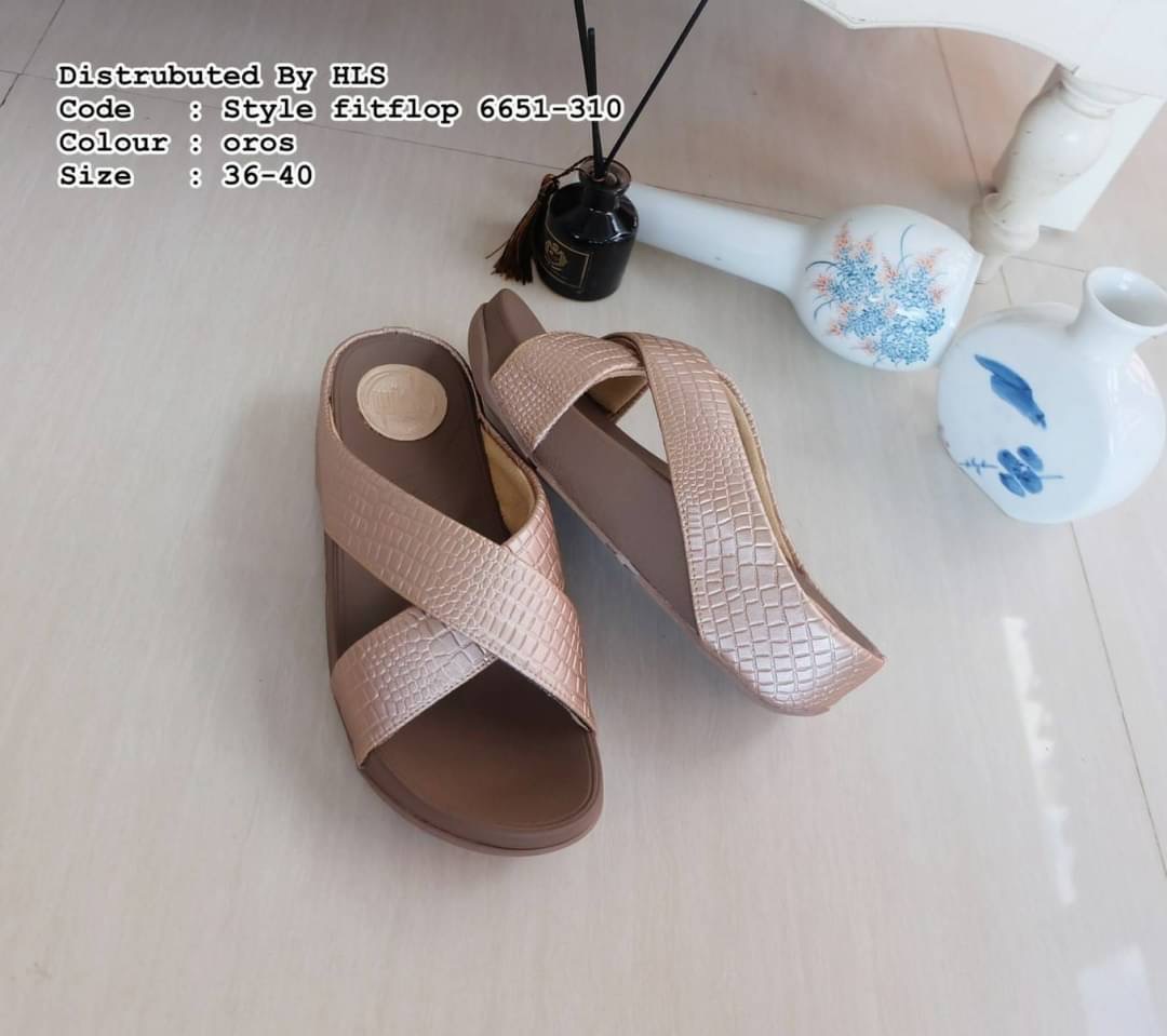 🤎🤎แบบใหม่ มาแล้วคะ พร้อมส่งคร่าา !! แบบรองเท้าสุขภาพ style fitflop สูง 2" ทรงสวมสายไขว้ สีพื้นเรียบหรูเก๋ๆ สวยมาก และนิ่มมากกก สวยหรูมากๆ พื้นโครตนิ่มมมๆ ใส่สบายๆชิวๆ