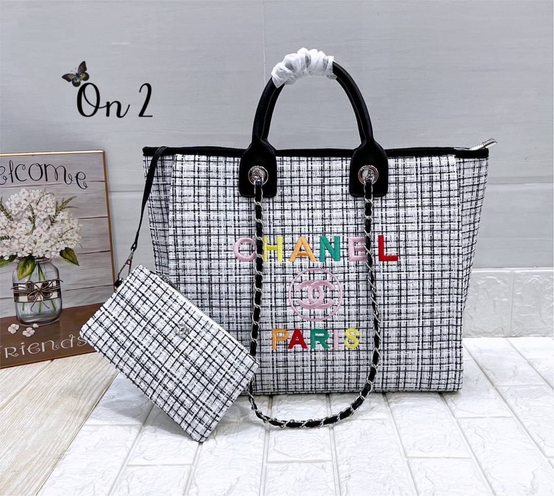 Chanel maxxi shopping กระเป๋าทวิตงานปักสวยหรูใบใหญ่สไตล์เซเลปค่ะ