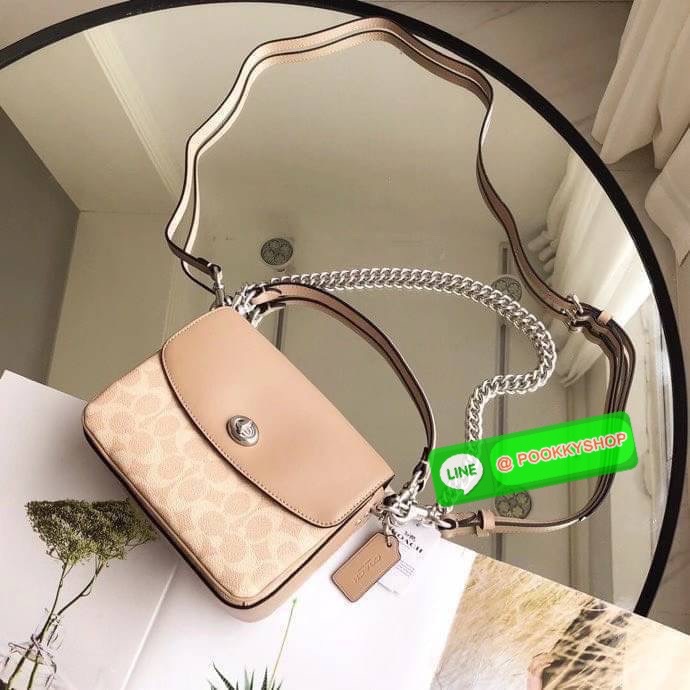 COACH 89089 CASSIE CROSSBODY 19 IN SIGNATURE CANVAS คัมแบ็คแล้วจ้า!! เรียบหรู ดูดี ต้องไอเท็มนี้เลย!! กระเป๋าสะพายข้าง สุดพิเศษ!! มีสายมาให้ถึง 3 แบบ!! สลับใช้แมทช์ตามสไตล์ได้เลย วัสดุหนังแคนวาสสลับหนังแท้ บอกเลยว่าสวยทุกสีนะคอลนี้ เปิด-ปิดด้วยตัวบิดล็อค