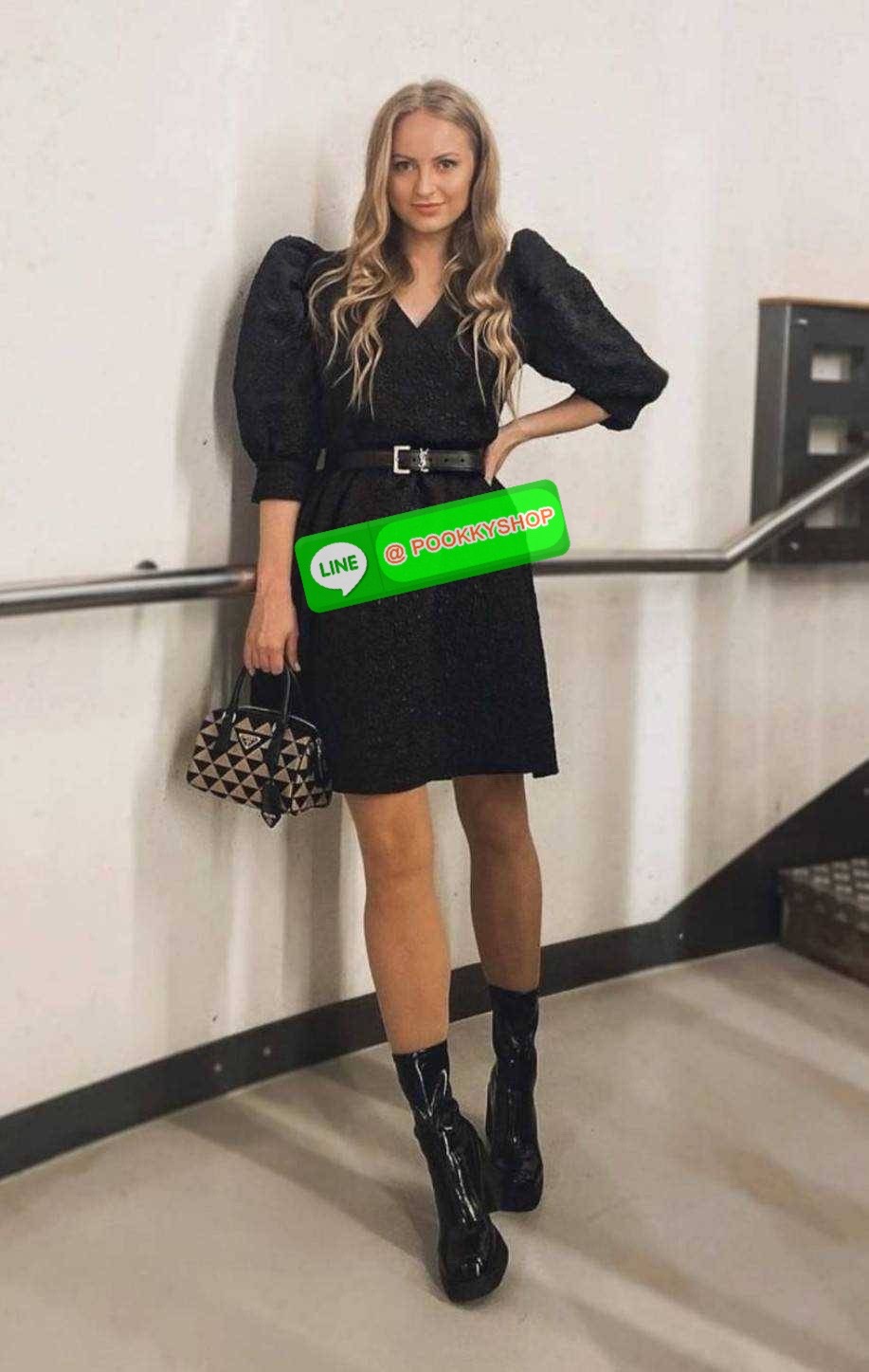 ✴️ห้ามพลาด!✴️PRADA FABRIC MICRO BAG VIP GIFT WITH PURCHASE (GWP) กระเป๋าพรีเมี่ยมกิ๊ฟ Limited จาก PRADA DUTYFREE COUNTER โดดเด่นที่วัสดุ Jacquard Fabric Micro ดีไซน์สวยคลาสสิคขนาดกำลังดี หูกระเป๋าประดับTagแบรนด์ถอดออกได้ ภายในมีโลโก้ ใส่มือถ