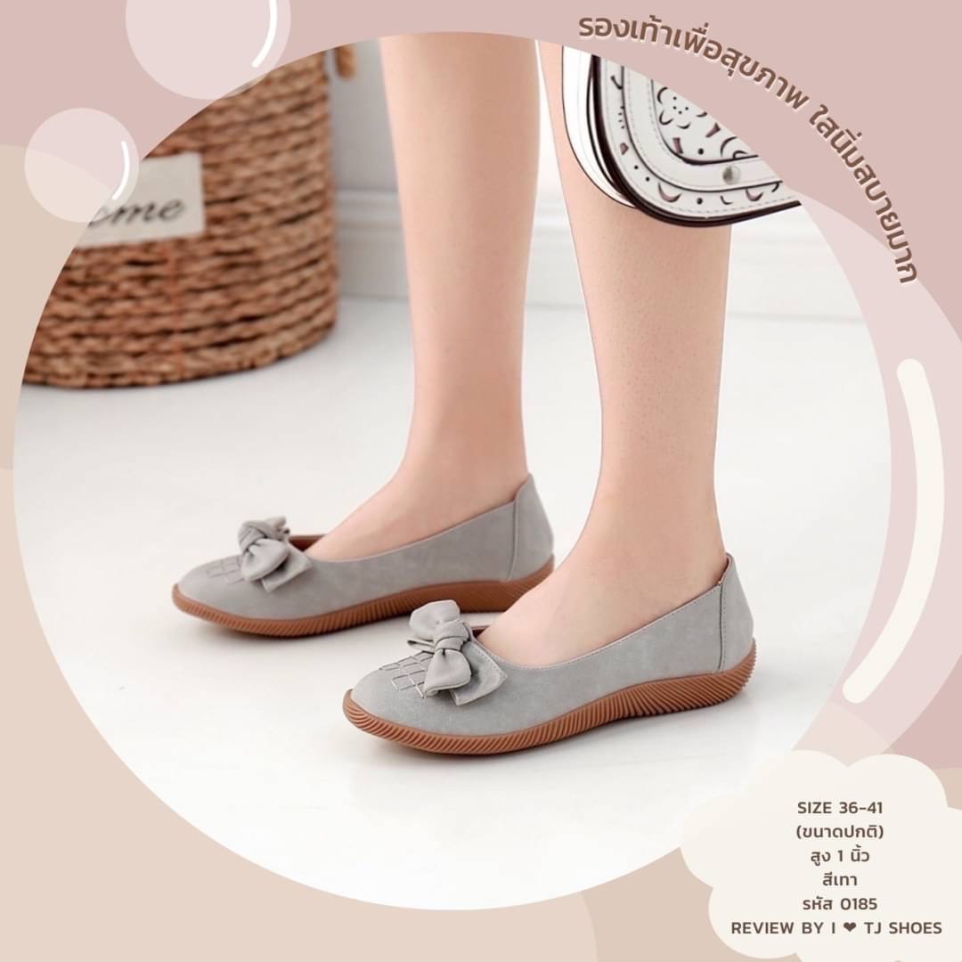 พร้อมส่งรองเท้าเพื่อสุขภาพ ที่ทั่งเกร๋ทั้งน่ารักสุดๆ รองเท้ารุ่นนี้เป็นงานสั่งทำพิเศษ หนังนิ้มนิ่ม พื้นบุนวมนิ่มทำให้ใส่สบายเท้าขึ้น น้ำหนักเบา ใส่นุ่มเดินทั้งวันได้สบายมากๆ ส้นยางเกรดพรีเมี่ยมอย่างดี แมทกับชุดอะไรก็เกร๋ เป็นรุ่นแนะนำ ซื้อไปรับรองไม่ผิดหว