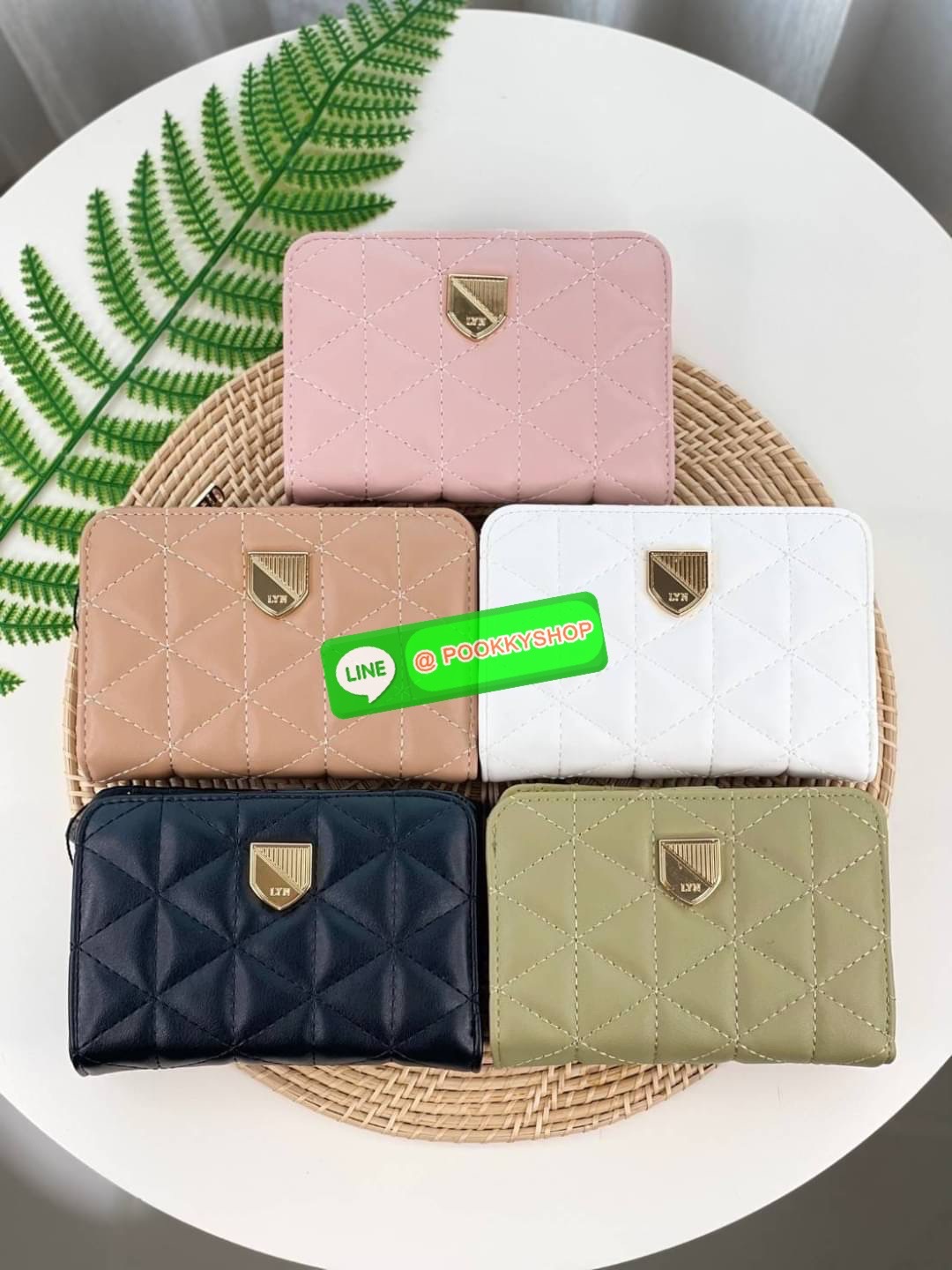 LYN แท้ Outlet กระเป๋าสตางค์ใบกลาง เปิดปิดด้วยกระดุมแม่เหล็ก