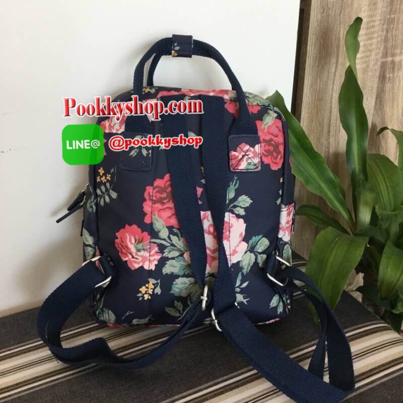 cath kidston Mini Backpack Bag กระเป๋าสะพายเป้รุ่นมินิ แบรนด์ดังสไตล์วินเทจสุดฮิต วัสดุ Canvas เคลือบกันน้ำสามารถเช็ดทำความสะอาดได้ เปิดปิดด้วยซิปสะดวกใช้ ด้านหน้าประดับโลโก้ cath Kidston พร้อมช่องซิปด้านนอกใส่กระเป๋าสตางค์ มือถือได้ ด้านในมีช่องซิป สามาร