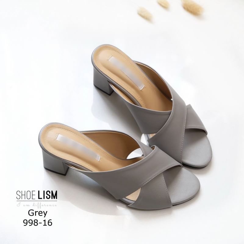 สินค้าพร้อมส่ง รองเท้าส้นสูงหน้าไขว้ งานนิ่ม แบบสวม ทรงนี้บอกเลยว่าฮอทมากคร้า สาวๆติดใจในความนิ่มใส่สบาย ใส่ได้ทุกโอกาสจร้าา!!