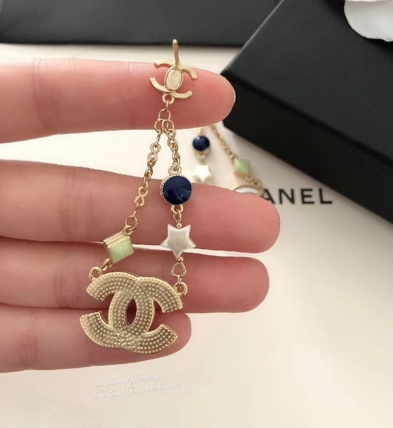 Super Hi-End Quality !!!! ((งาน 1:1 เหมือนในช็อปมากที่สุดในท้องตลาด)) Chanel Earring ต่างหูชาแนลงาน 1:1 เหมือนของแท้เป๊ะๆค่ะ รับรองงานสวยมากกกกก ดูหรู ดูผู้ดีสุดๆ งานดี งานคุณภาพดีมากๆมากๆคะรับประกันความพอใจเลยค่ะ ตัวเรือนสีทองเฉดอ่อน ไฮโซมากค่ะ คอนเฟิม !