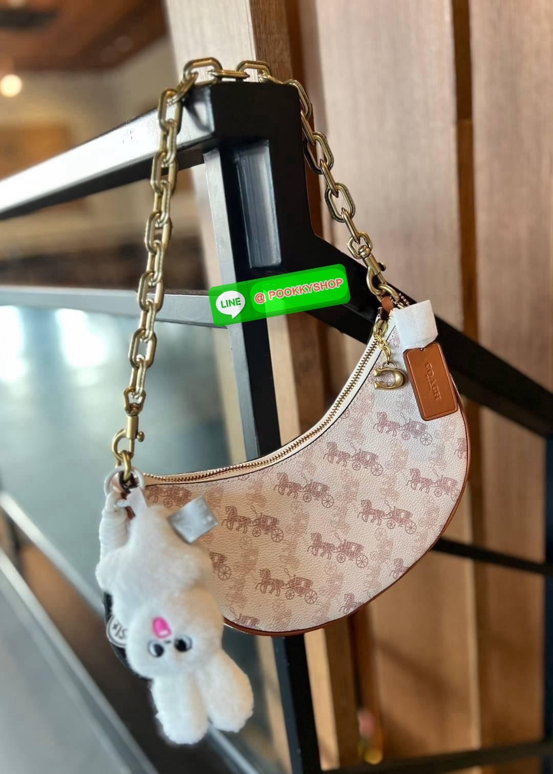 COACH MIRA SHOULDER BAG((CM582//583)) 💌เอาอะไรมาไม่คุ้ม ใบเดียวเอาอยู่ตลอดวันไม่ว่าจะตอนกลางวันหรือใช้ไปปาตีร์กลางคืน! หนังแท้อย่างดี นิ่มสวยคลาสสิคมากๆ