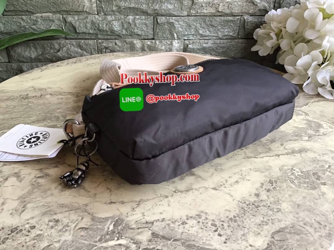 Kipling Yoku Medium Crossbody bag convertible to waistbag กระเป๋าคาดอกและสะพายข้าง คอลเลคชั่นใหม่ล่าสุดจาก Part of the Edgeland Plus วัสดุ100% polyester วัสดุกันน้ำ สีสันสไตล์วินเทจ ดูเป็นเอกลักษณ์ น้ำหนักเบา สะพายแล้วคล่องตัว ภายในกว้าง ใส่กระเป๋าเงินใบย