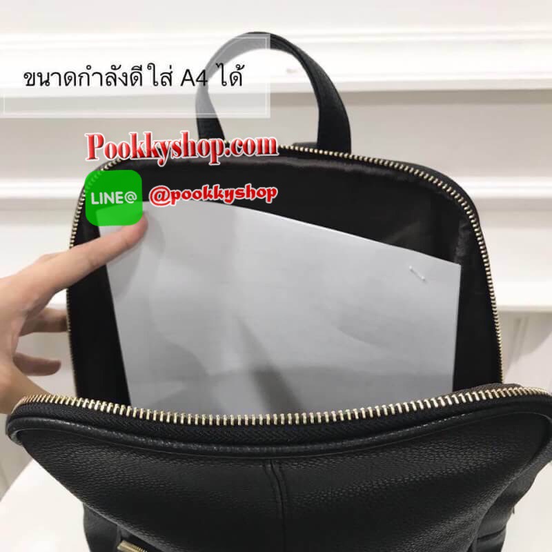 New Arrival ทางร้านได้กระเป๋าเป้รุ่นที่ขายดีมากๆจากแบรนด์ Luxe มาค่ะ ตัวหนังพียูสวยมาก เนื้อนิ่ม เหมือนหนังแท้ ใบนี้รูปทรงเรียบๆใช้ได้บ่อยทุกเวลาคะ น้ำหนักเบามากเพียง 460 กรัม มีมาให้เลือกถึง 3 สี สีดำ สีน้ำตาล และสีน้ำเงิน รุ่นนี้พิเศษตรงที่ขนาดสามารถใส่