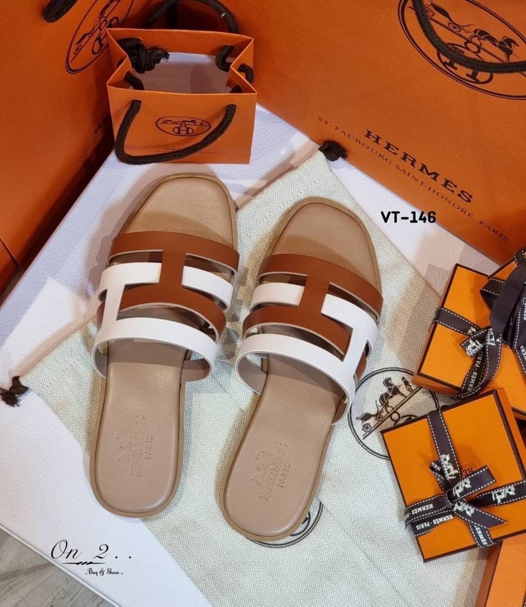 รองเท้าแตะสวม Hermes amica หน้าสานทูโทน ทรงสวยเสริมพื้นนิ่มใส่สวย งานปั้มแบรนด์ค่ะ