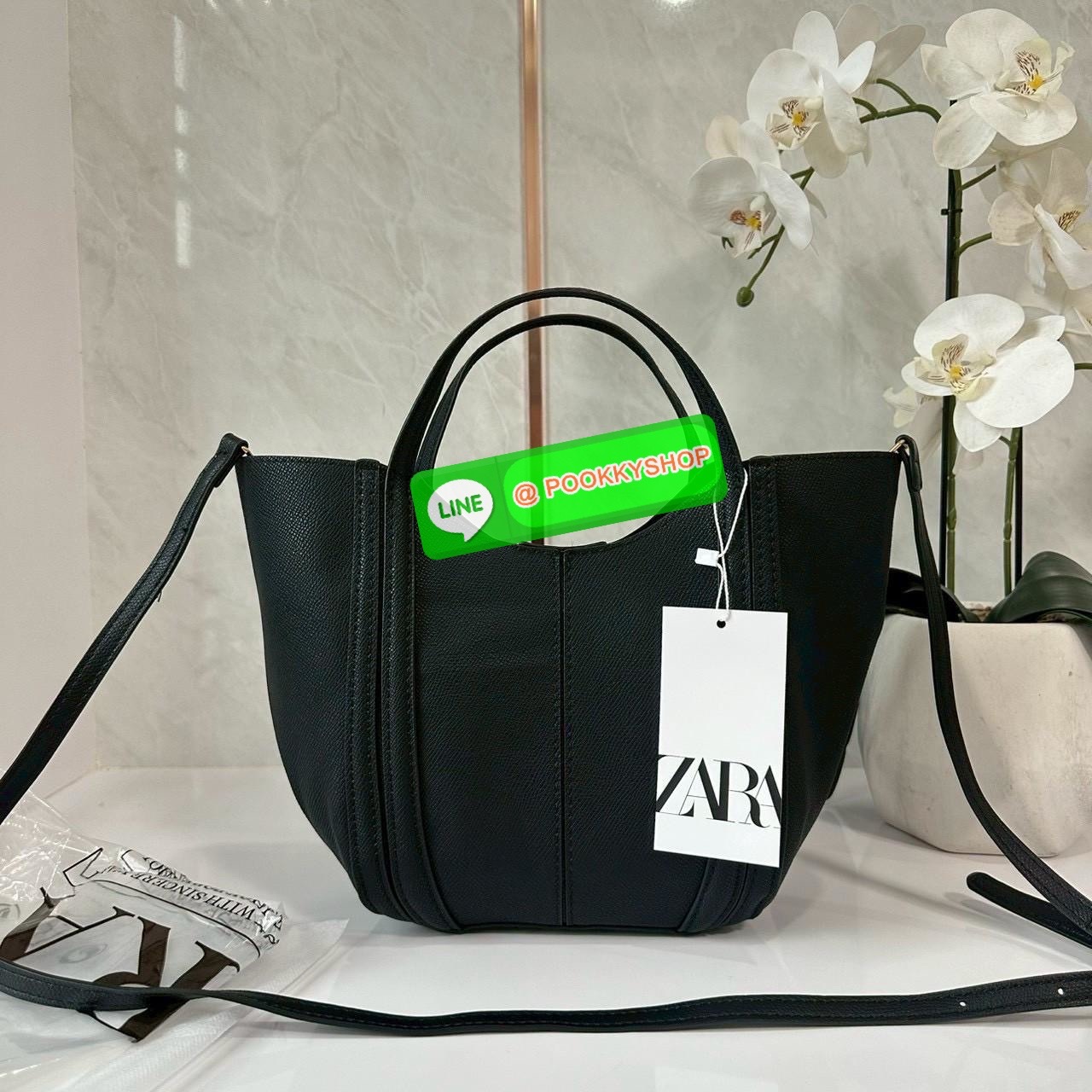 ZARA MINI CITY BAG WITH TOPSTITCHING กระเป๋าถือ /สะพายข้างยกระดับลุคของคุณด้วยกระเป๋ามินิซิตี้ดีไซน์โมเดิร์น โดดเด่นให้กับทุกสไตล์การแต่งตัว