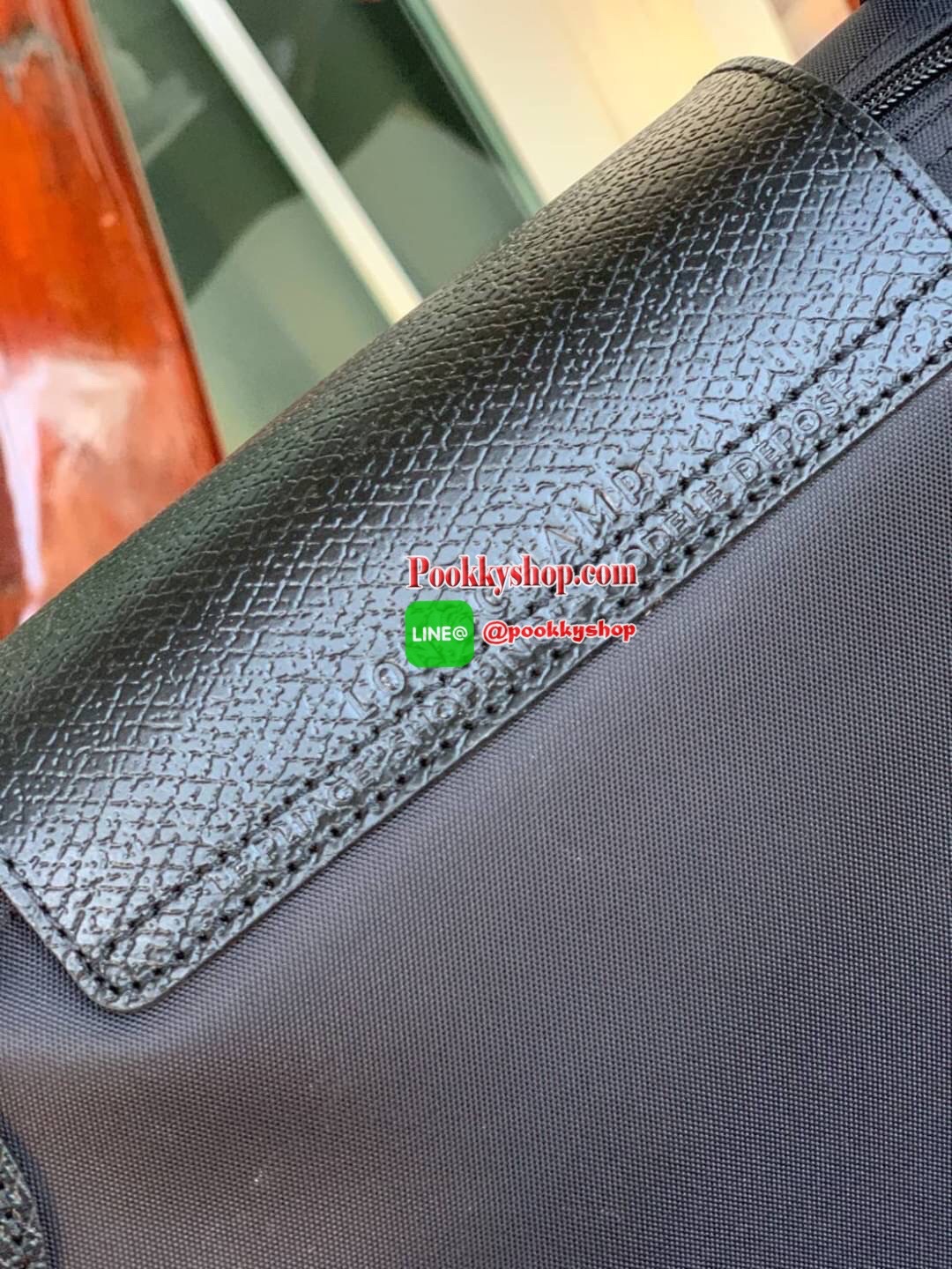 Longchamp Made In France Le Pliage Eiffel Tower Limited Edition Tote Bag สุดลิมิเตทกับlongchamp ที่ ออกมาเฉพาะซีซั่น พิมพ์ลายหอไอเฟล สามาถพับเก็บได้ ตรงตามชื่อทรง (คำว่า Le Pliage เป็นภาษาฝรั่งเศส แปลว่าการพับ) ส่วนฝาปิดและหูจับเป็นหนังที่ทำให้กระเป๋าดูไม