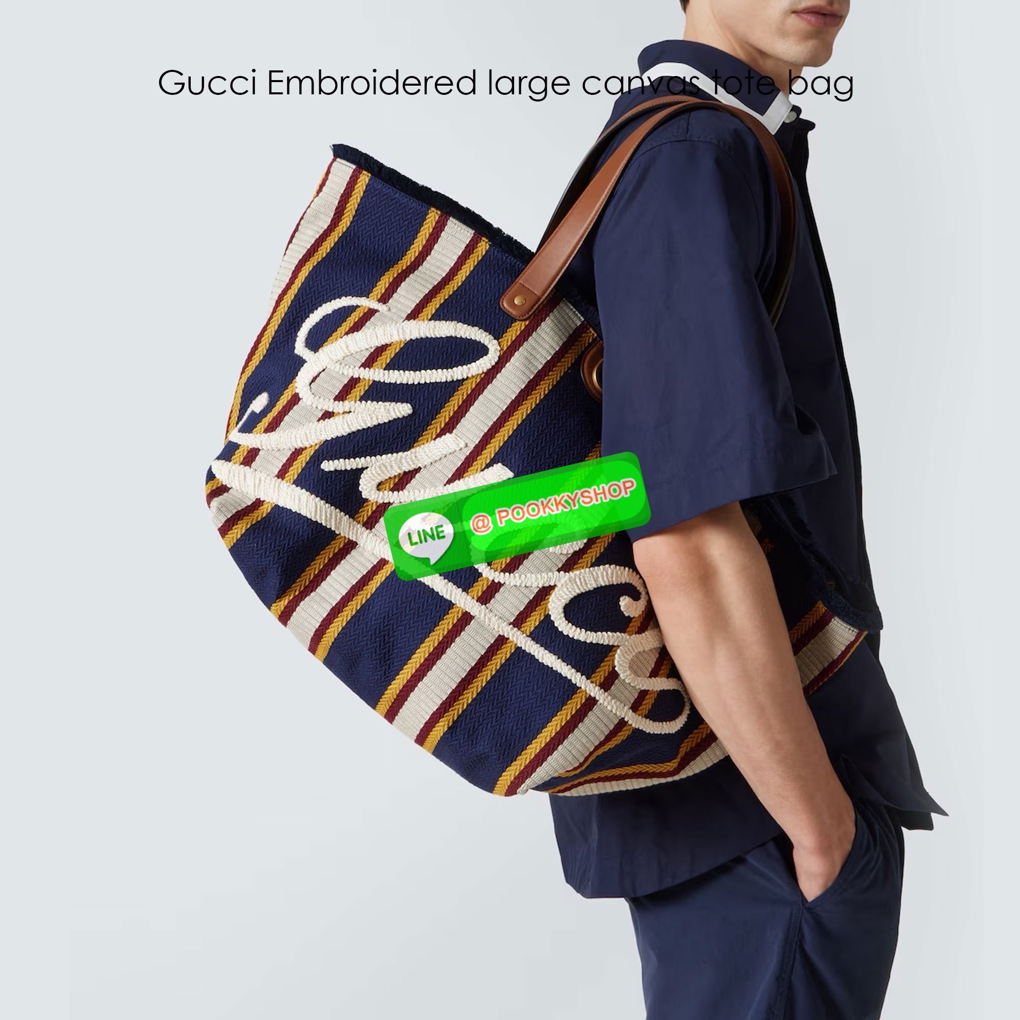 Gucci Embroidered large canvas tote bag Variation multicolor canvas กระเป๋าสะพายทรงโท้ทใบใหญ่ โดดเด่นผ้าแคนวาสฝ้ายลายทางสะดุดตา ตกแต่งด้วยงานปักลาย Gucci ด้านหน้า คอลเลคชั่นฤดูใบไม้ผลิ/ฤดูร้อน 2025 ภายในโล่งกว้าง จุของได้สบายๆ สะพายไปเที่ยว short vacation