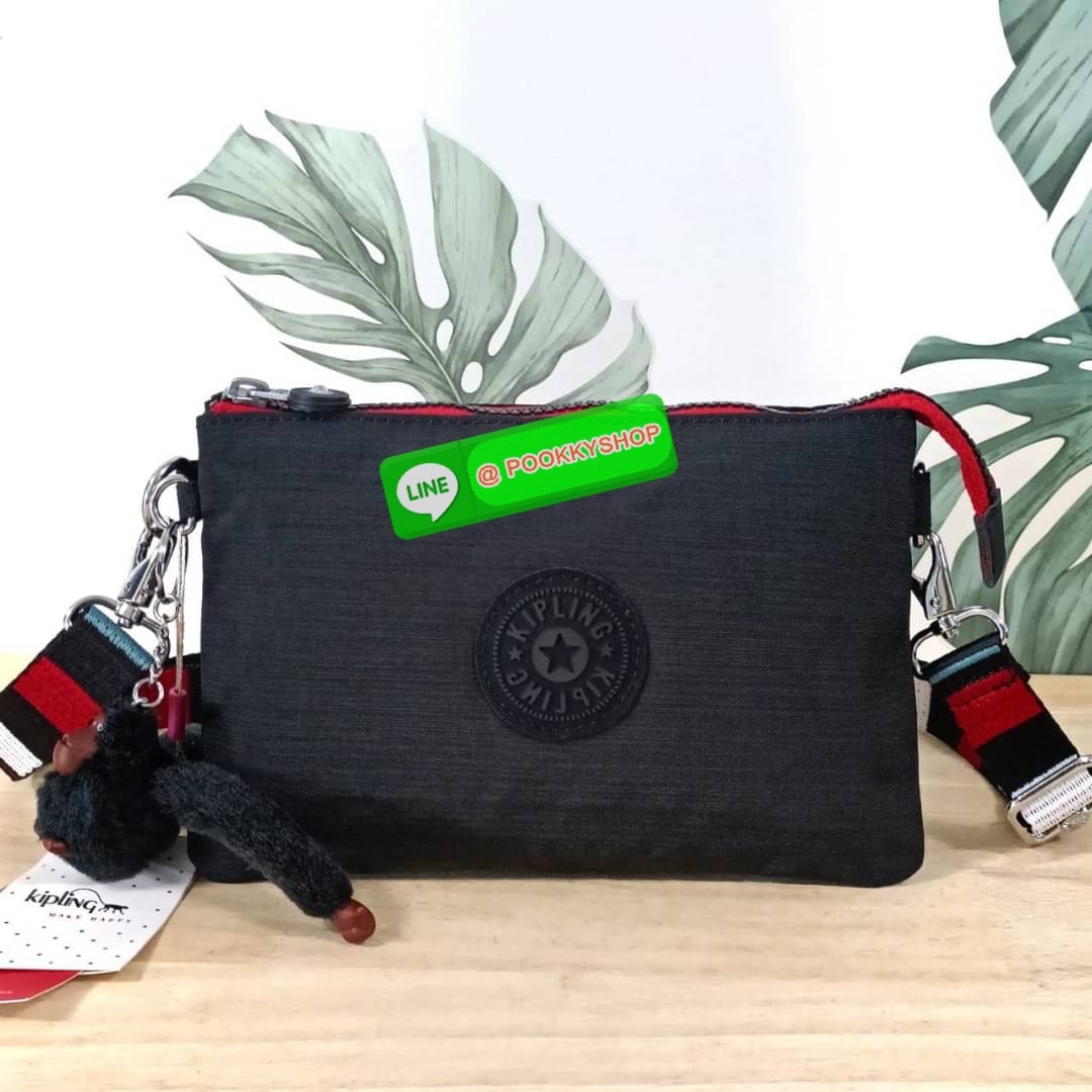 KIPLING Creativity X Crossbody Bag กระเป๋าสะพายวัสดุ Nylon&Polyester 100% ขนาดกำลังน่ารัก เปิดปิดด้วยซิป มา พร้อมพวงกุญเเจลิงน้อย ด้านในมีช่องใส่ของ2ชช่อง เพิ่มตรงกลางมีช่องซิปอีก1ช่อง มีสายคล้องพวงกุญแจ ใส่ของได้จุมาๆเลยค่ะ มีสายสะพายยาวเลื่อนปรับระดับได
