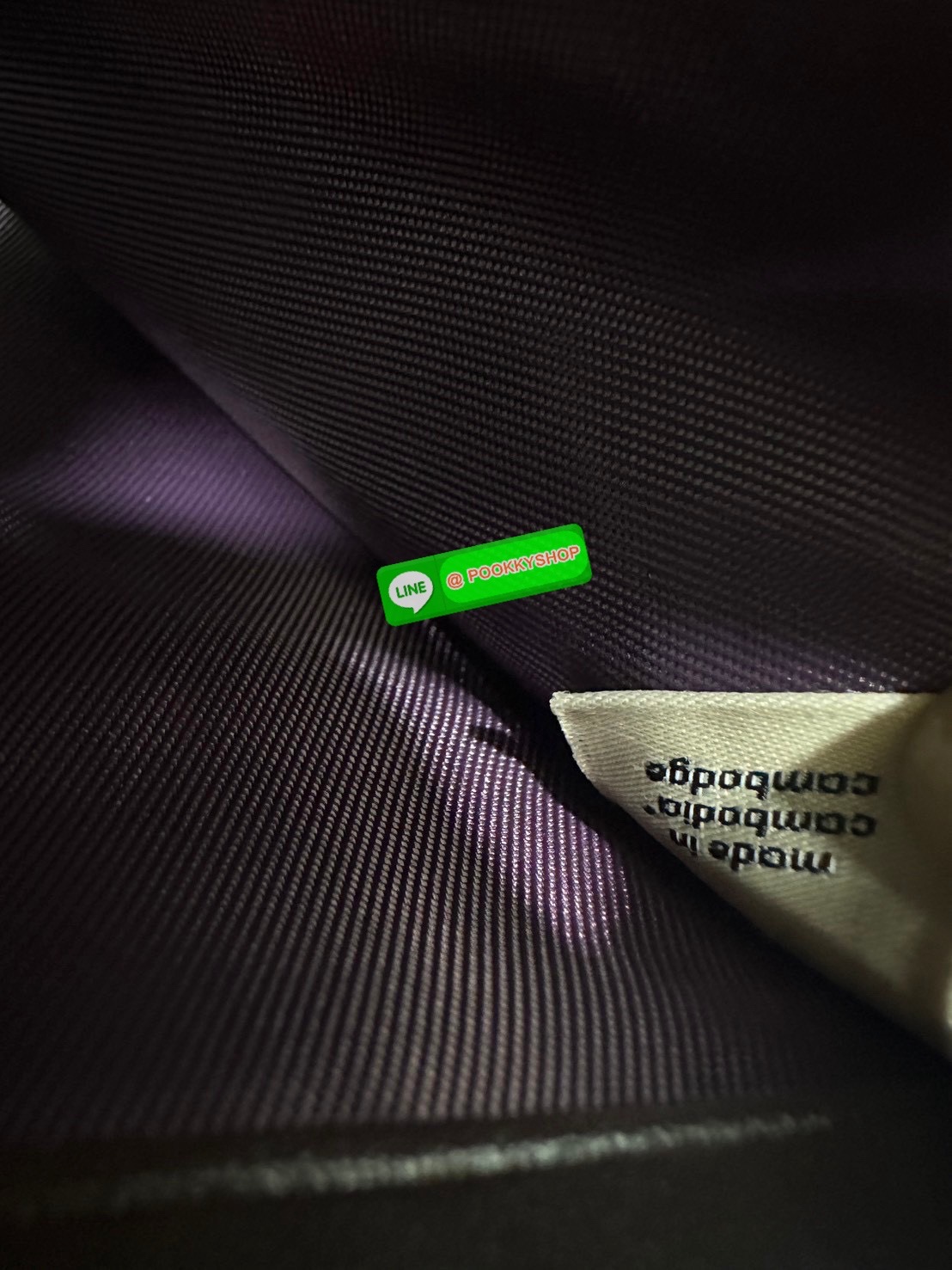 ❤️COACH MEDIUM CORNER ZIP WALLET IN SIGNATURE CANVAS💜 คอลเลคชั่นใหม่งานหรู งานดูแพง จัดให้เลย!! กระเป๋าสตางค์ใบกลาง ดีไซน์ใหม่ สุดหรู แค่เห็นก็ต้องเลิฟ ถือใช้ขับผิวทุกสี วัสดุหนังแท้ปั๊มลายนูนสวยคม ภายในมีช่องใส่บัตร ใส่ธนบัตรได้ครบ และมีช่