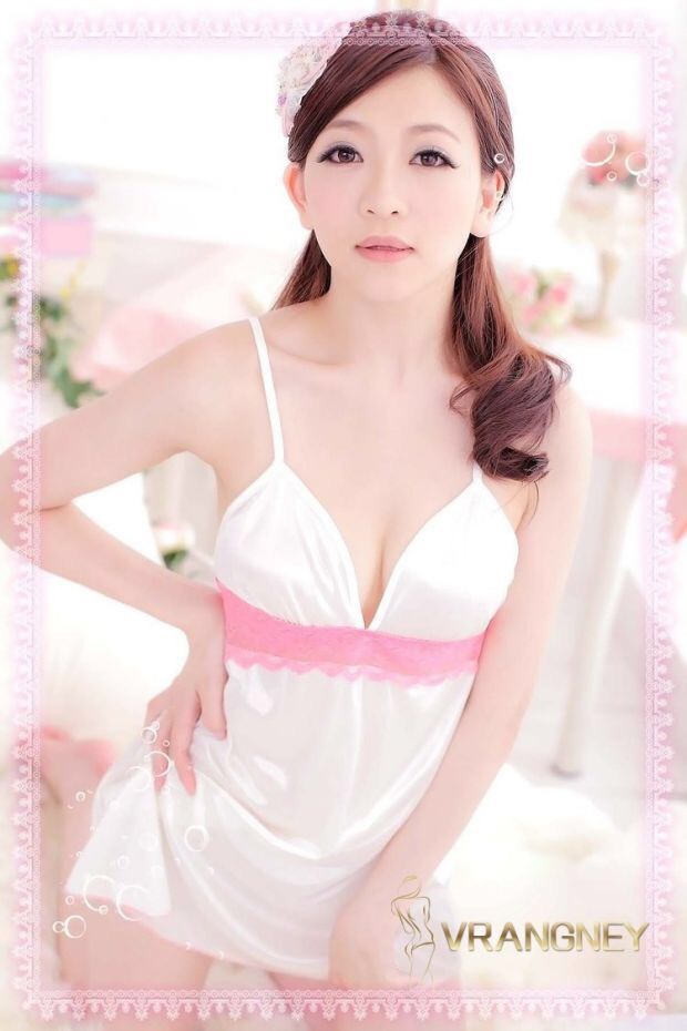 ชุดนอนเซ็กซี่ ขุดนอนสายเดี่ยว สีขาว แต่งลูกชมพู สวยหวานมากๆคะ Free size