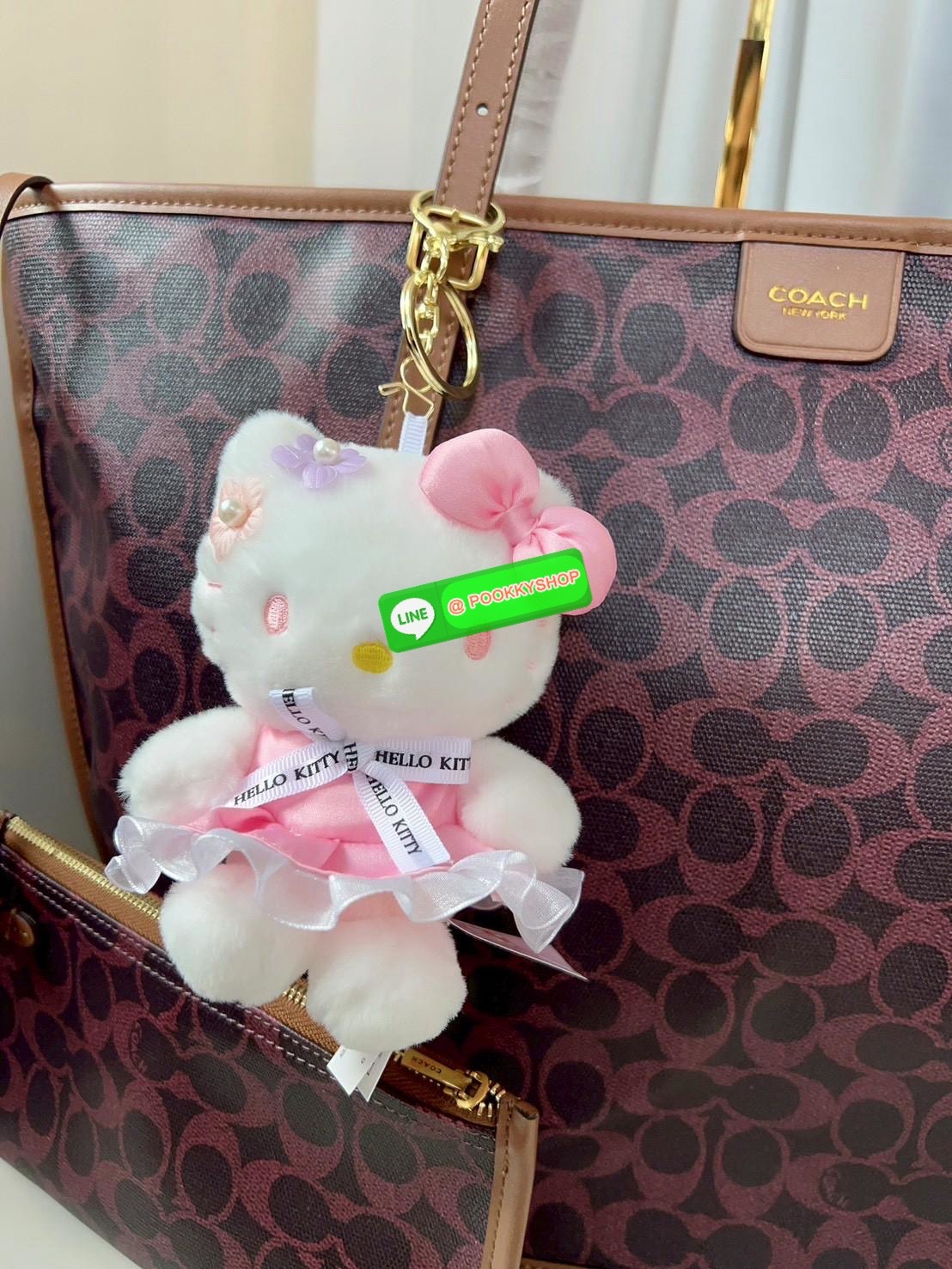 📸NEW ARRIVAL!🎉🎉 พร้อมสีใหม่ล่าสุด (อาจจะยังไม่มีในไทย) สาวๆที่ชอบใบใหญ่ใส่จุ รุ่นนี้คือคำตอบที่ดีที่สุดเลยค่าา👏 Coach Taxi Tote Bag In Signature Canvas 📌ฟรีน้องKitty สุดน่ารัก ตามรูปให้หนึ่งตัวค่า‼️