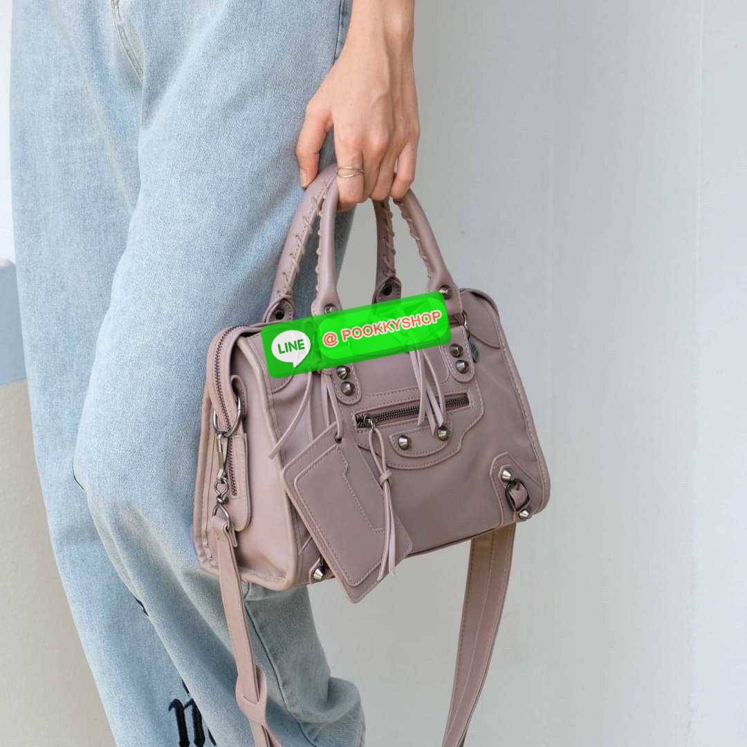 มาเพิ่มแล้วค่า ตามคำเรียกร้อง KEEP รุ่น Ghaso size L เป็นขนาดใหม่ใหญ่ขึ้นกว่าเดิม จุเพิ่มขึ้น และอะไหล่สีดำรมควันแบบใหม่ให้ความสวยเท่ขึ้นกว่าเดิม ค่า