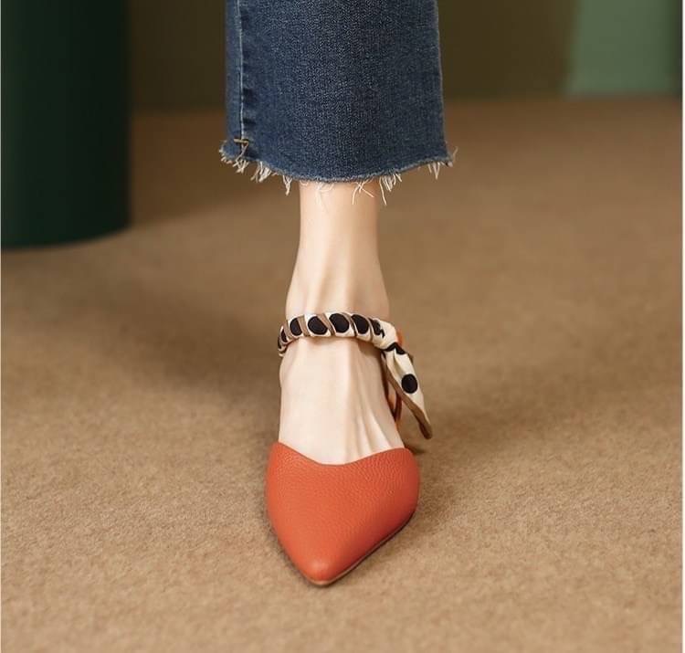 พร้อมส่ง👠👠👠รองเท้ารัดส้น คาดสายผ้า ทรงหัวแหลม ซับหนังนิ่ม ใส่สบายมาก น่ารักค่ะ บอกเลย สวยมากจ้า