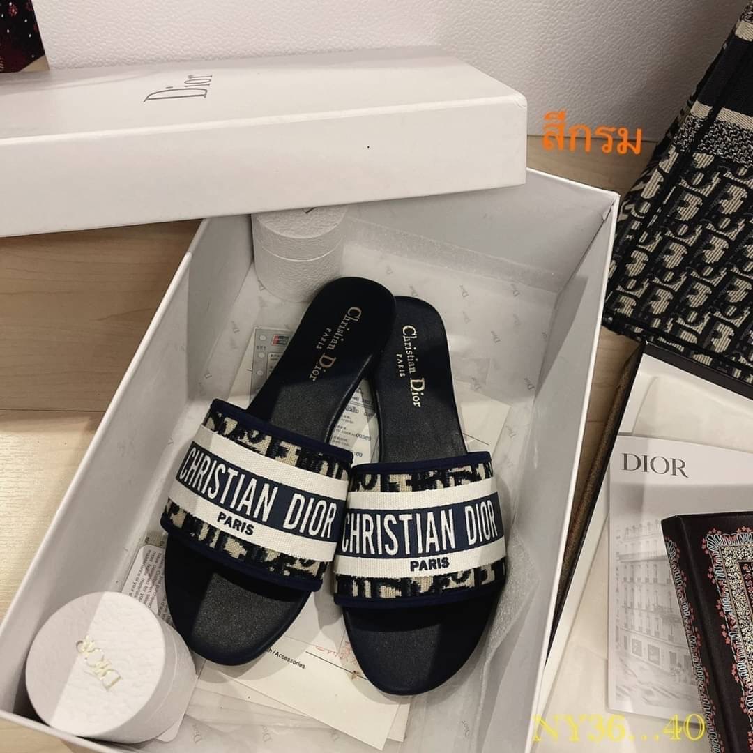 งานแตะ คาดChristian Dior สวยม้ากค่า พื้นนิ่มสุดๆน้า มาใหม่ค้า พื้นปั๊ม ใส่สบายจ้า