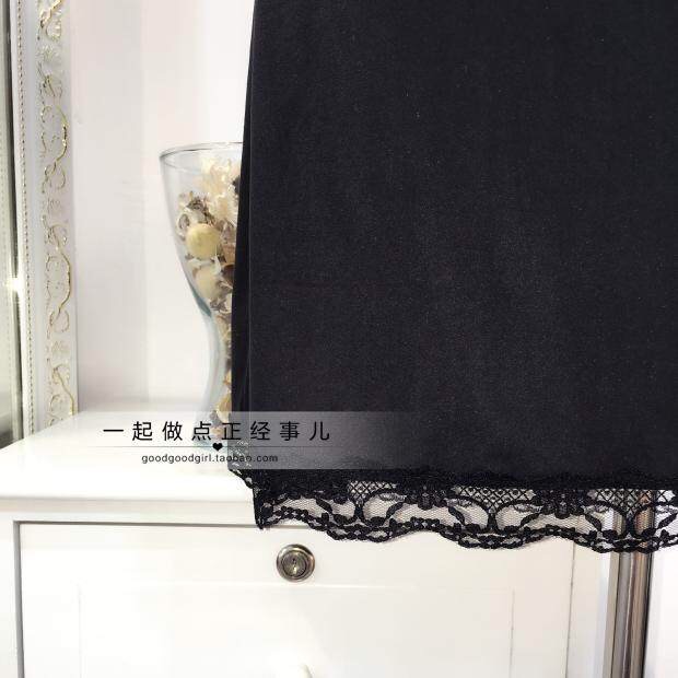 ชุดนอนเซ็กซี่ ชุดนอนสายเดี่ยว สีดำ แต่งสายลูกไม้ปักด้านหลัง สวยเปรี้ยว เนื้อผ้ายืด เกรดพรีเมี่ยม นุ่มลื่น เย็นสบาย +G-string