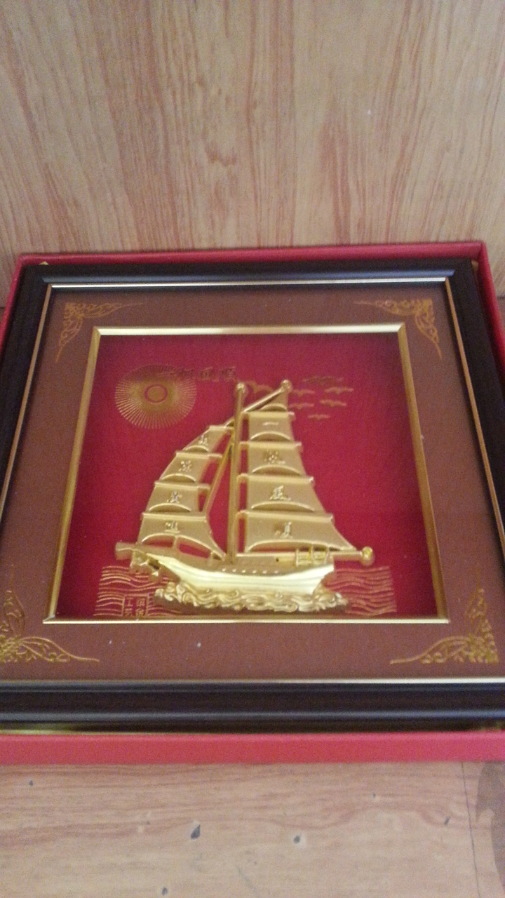 กรอบรูปเรือใบนำโชค ขนาดกว้าง 10 นิ้ว สูง 10 นิ้ว
