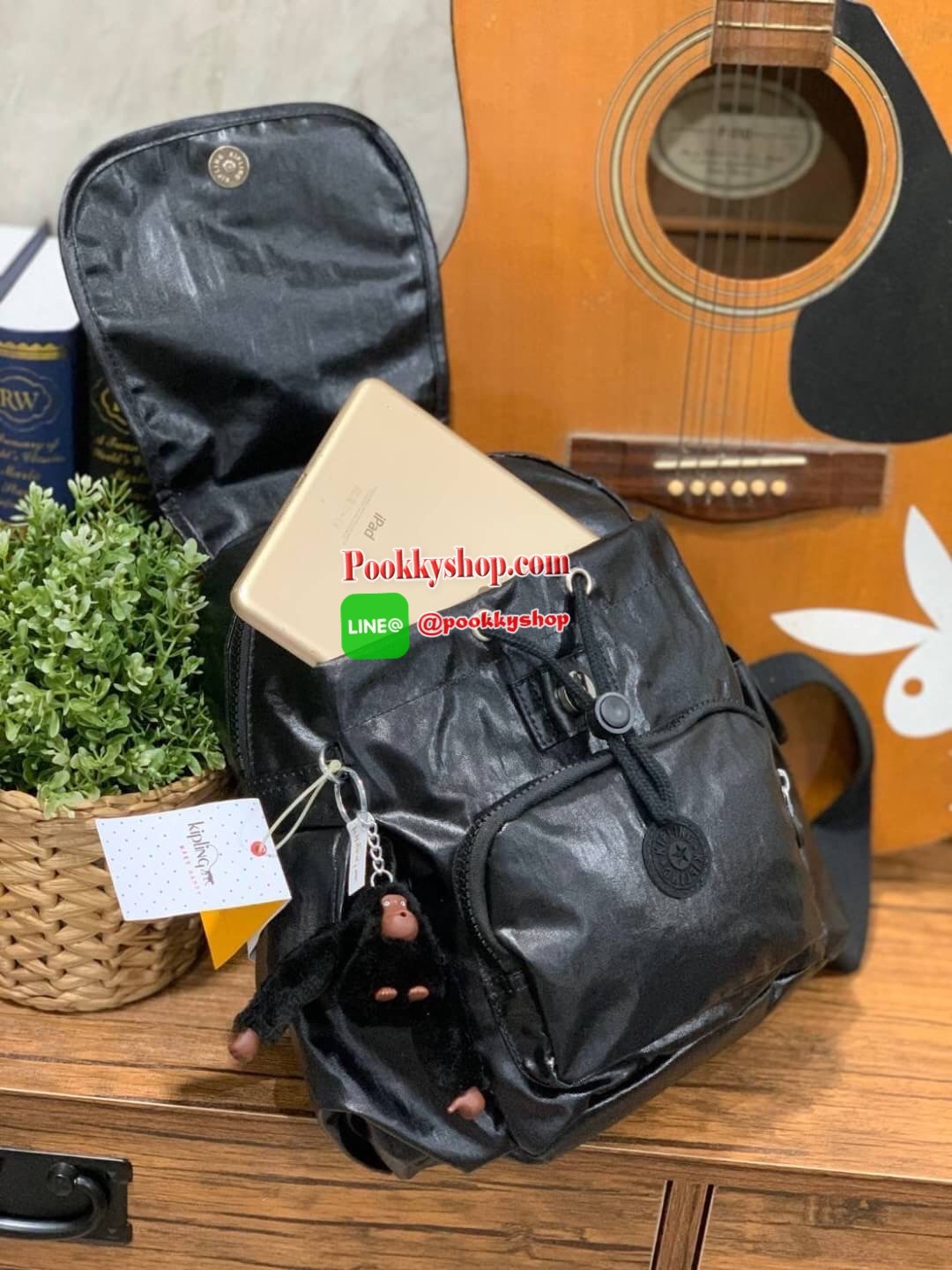 Kipling City Pack Backpack วัสดุPolyamide100% เป้ขนาดกลาง ที่เปิดปิดด้วยตัวล็อค2ชั้นด้วยกระดุมแม่เหล็กและซิป มีช่องใช้งานหลายช่องรวมถึงช่องซิปด้านหน้า มีลูกเล่นที่ด้านหลังมีช่องซิปสำหรับเก็บของและเก็บสายเป้ได้ หรือใช้สายจากเป้สะพายไหล่ได้ ประดับด้วยพวงกุญ