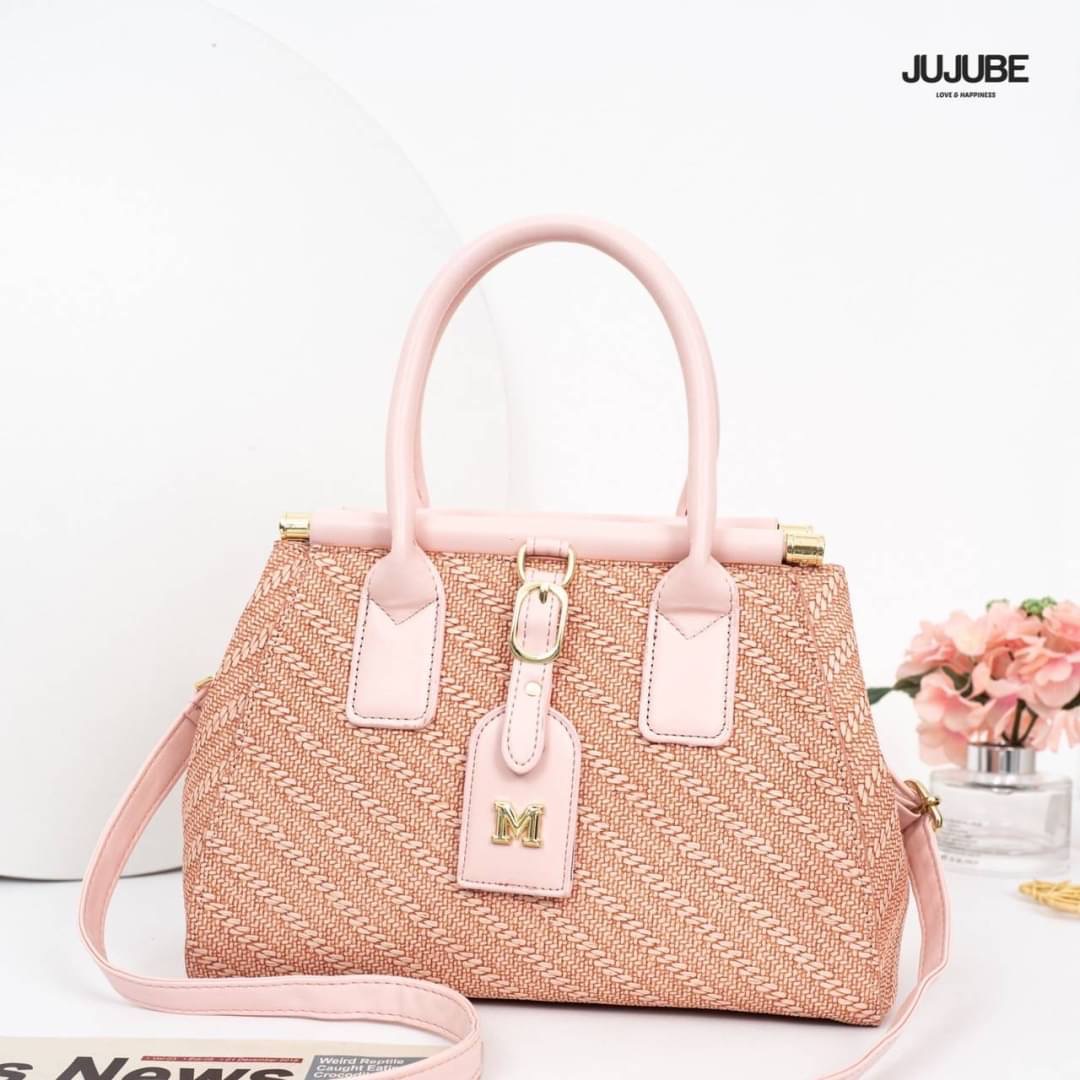 กระเป๋าสะพายข้างผู้หญิง แบรนด์ jujube ใบใหญ่ งานมี 3 ช่อง จุของได้เยอะมาก