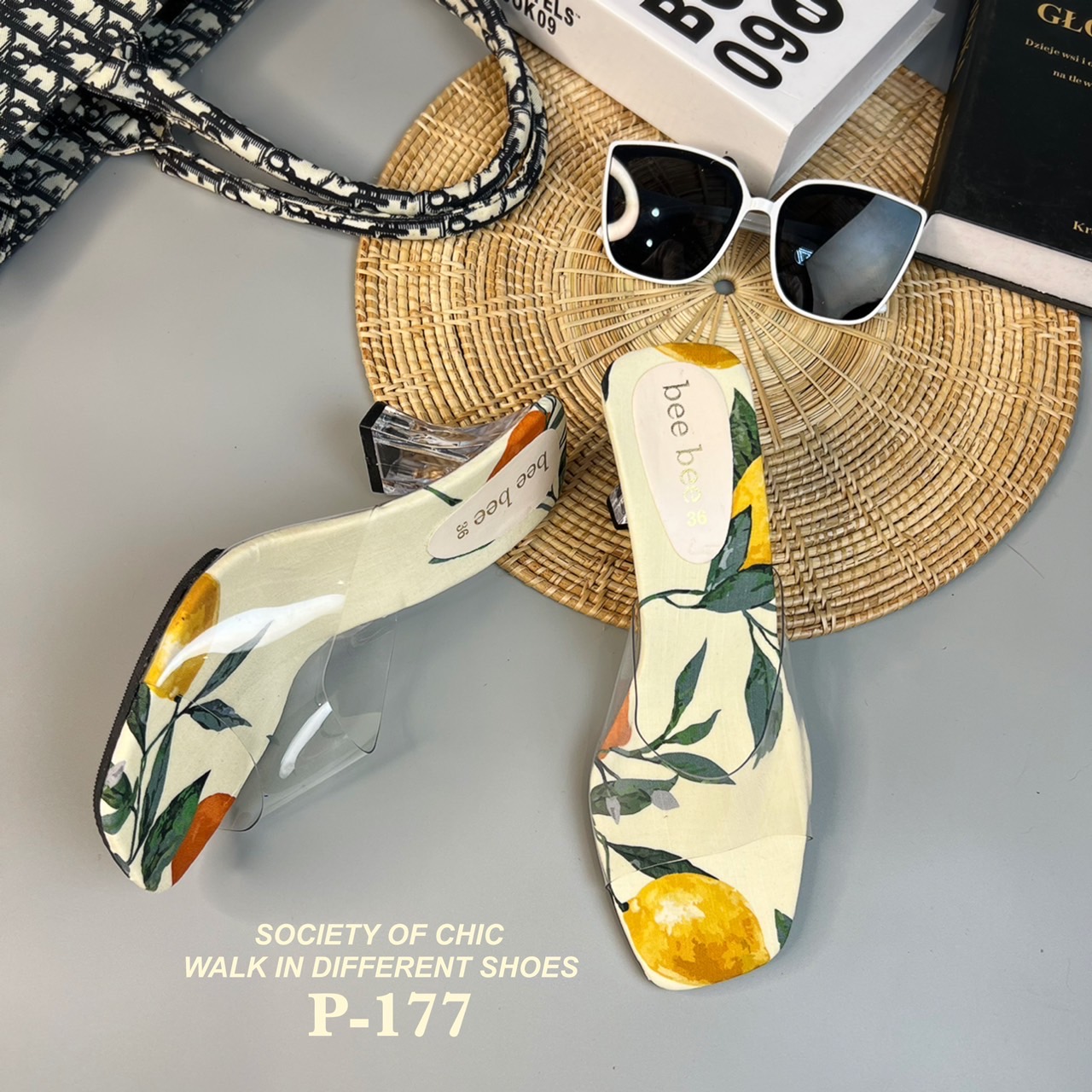 New in ‼️ โอ๊ยยย สวยไม่ไหว งานส้นแก้ว พื้นสวยมากกก ลายน้องส้ม สวยจึ้ง ไปอีก หน้าสวมพลาสติกใส แมทช์ชุดง่าย สูง 2.5 นิ้ว พร้อมสับแล้วไปกันเลยแม่!!!