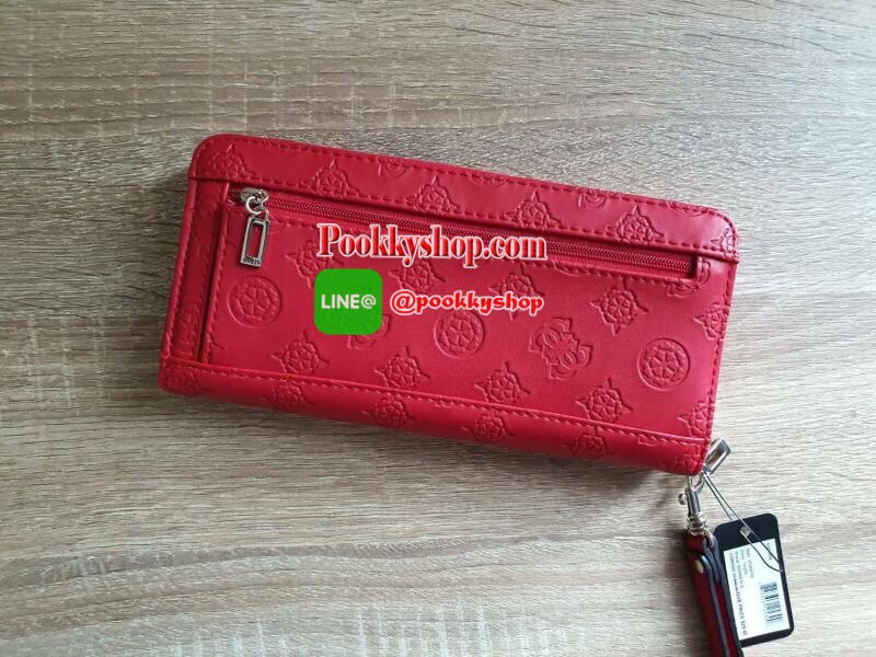 NEW ARRIVAL! GUESS WOMEN'S 2019 LONG WALLET กระเป๋าสตางค์ใบยาวหนังแต่งลายสุดหรู ด้านหน้าประดับโลโก้แบรนด์ เปิดปิดด้วยซิปมาพร้อมสายคล้องมือถอดแยกได้ ด้านหลังมีช่องซิป หัวซิปปั๊มแบรนด์ทุกจุด ภายในมีถึง 4 ช่อง มีช่องใส่ธนบัตรหลายช่อง ช่องซิปกลางและช่องใ