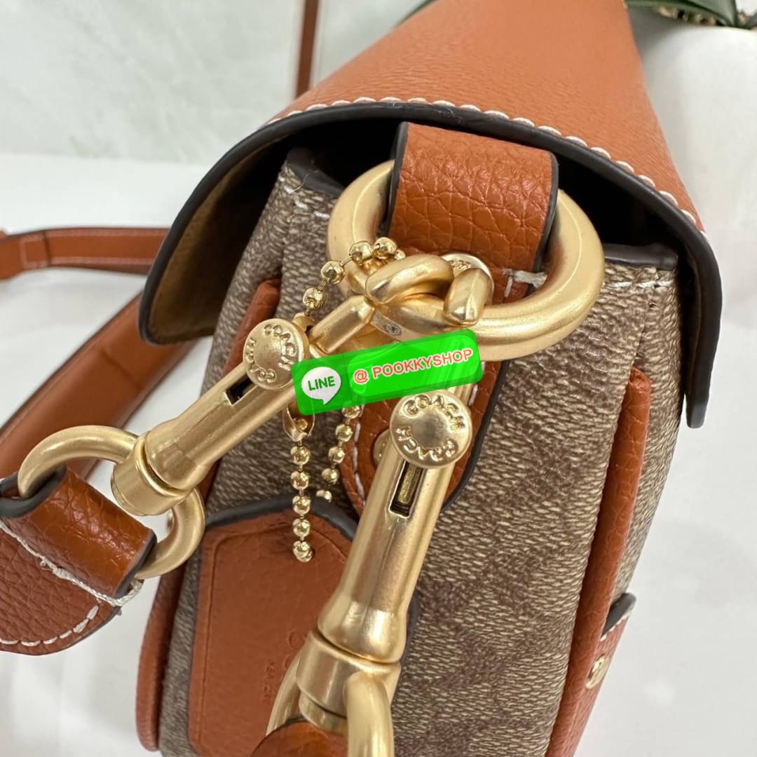 COACH MILLIE SHUOLDER BAG (COACH CE639) กระเป๋าคล้องไหล่และสะพายข้าง วันดุแคนวาส+หนังแท้ เปิด-ปิดกระเป๋าแบบหมุนล็อค ภายในใส่กระเป๋าเงินใบยาว ของจำเป็นอื่นๆได้ มีช่องซิปให้ใส่ของจุกจิก ด้านหลังกระเป๋ามีช่องซิปอีก1ช่อง สายถอดได้ทั้ง2สาย