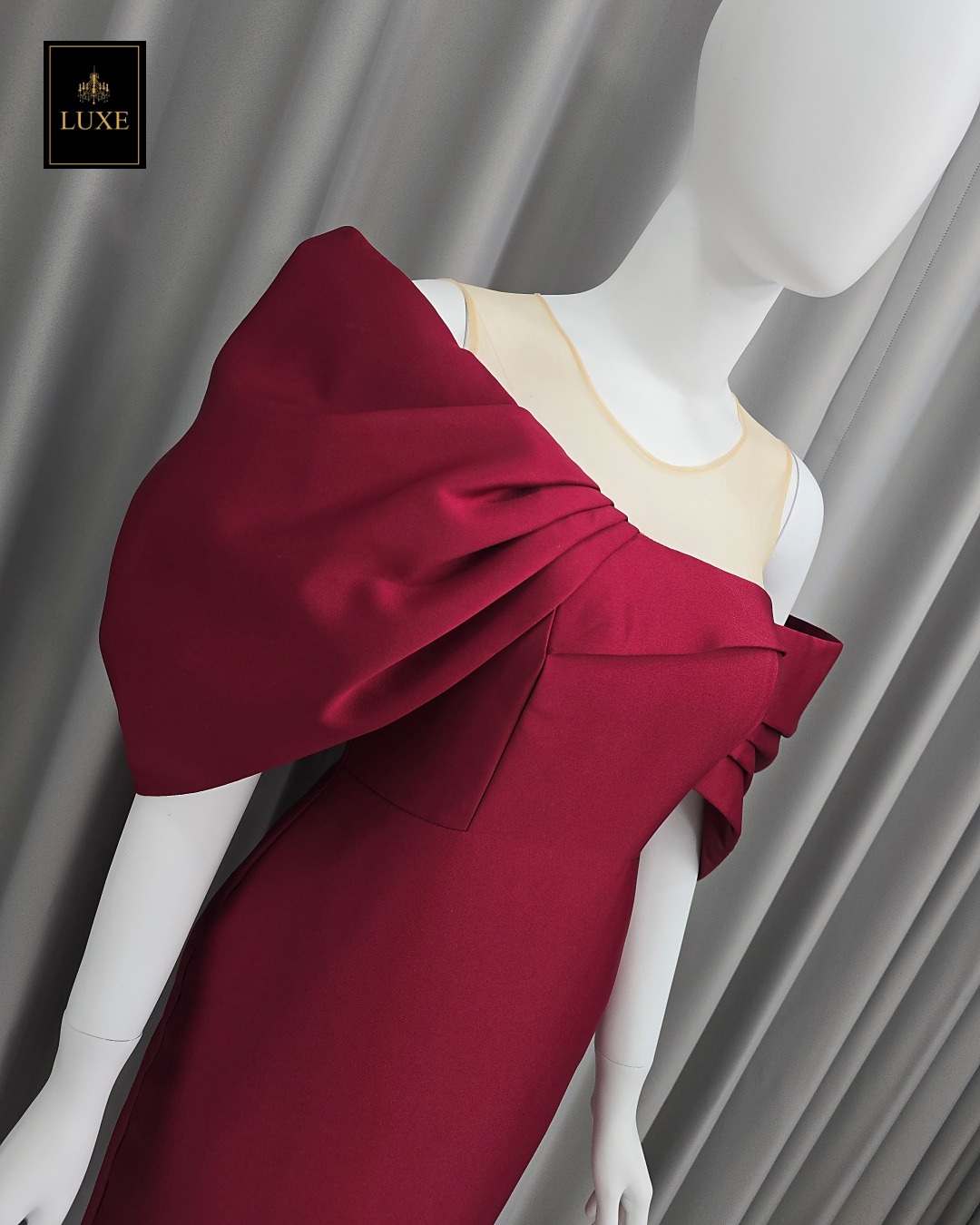 เดรสแฟชั่น มีดี้เดรสเสื้อคอกลมแขนกุด แต่งด้วยผ้าซีทรูสีนู้ด