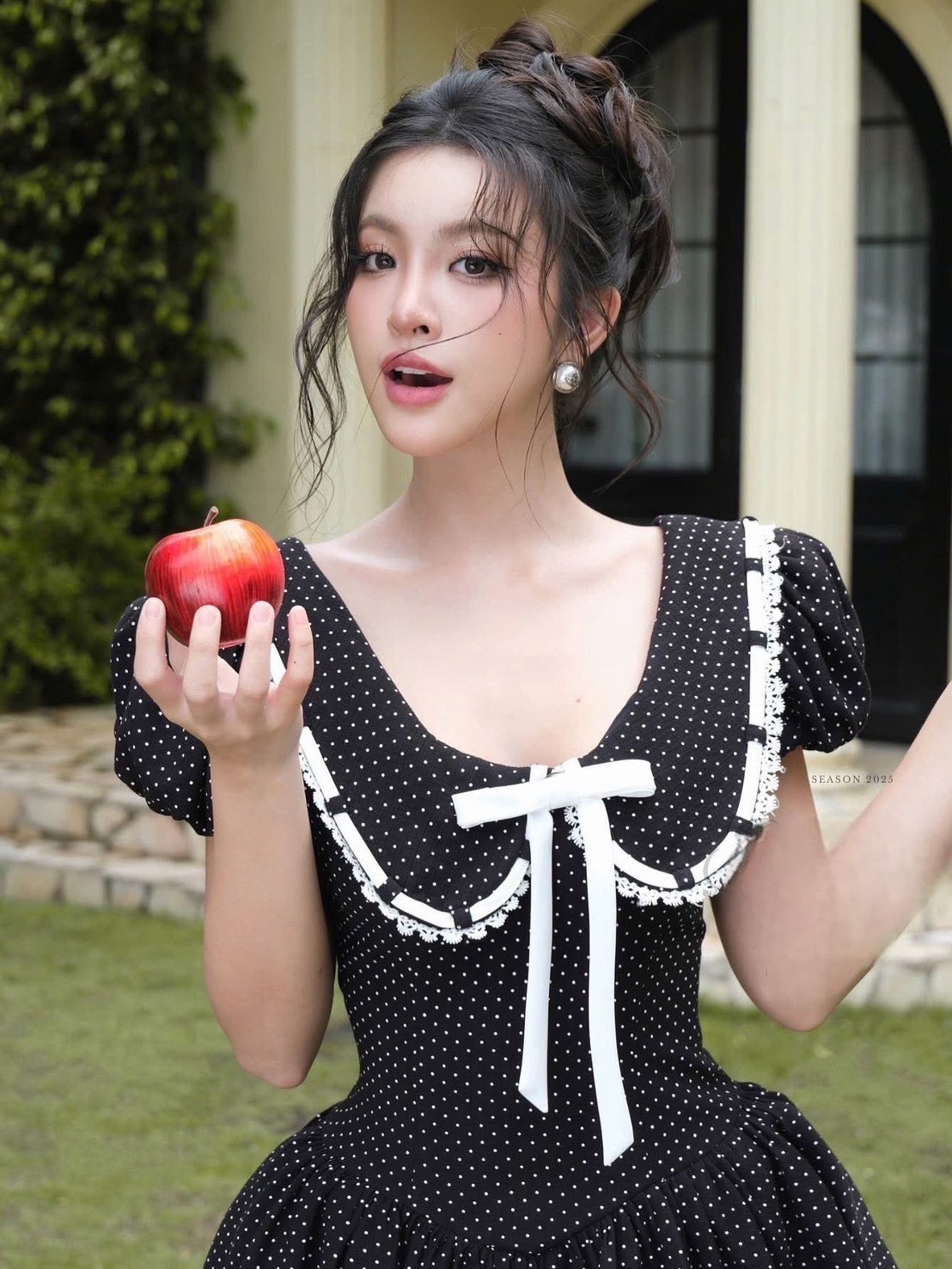 เดรสแฟชั่น มินิเดรสแขนตุ๊กตาสีดำลาย polka dot คอปกใหญ่