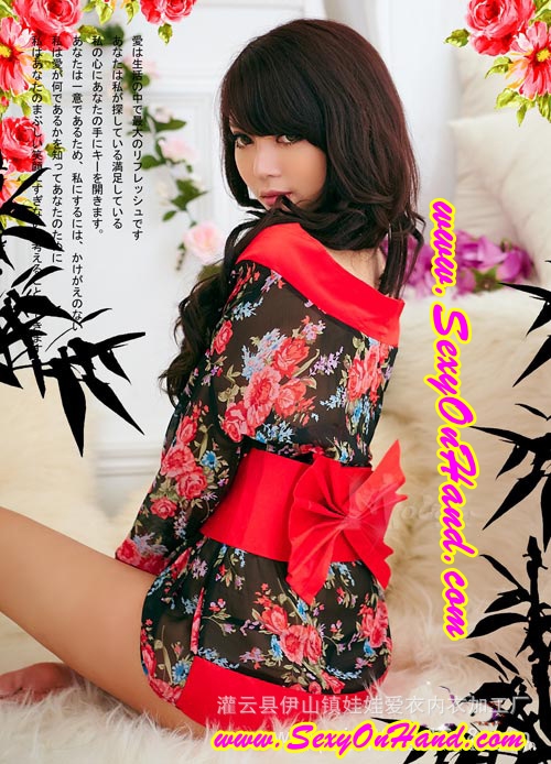 **ใหม่ล่าสุด** ชุดยูกาตะ กิโมโน เสื้อคลุมญี่ปุ่น ชุดคลุมแฟนซี กิโมโนสั้น กิโมโนเซ็กซี่ ผ้าชีฟอง ลายดอกสีแดง แต่งขลิบแดง ปลายแขนบานสไตล์นางรำญี่ปุ่น พร้อมสายคาดและโบว์สำเร็จสีแดง +G string เข้าชุด เซ็กซี่มากๆเลยคะ