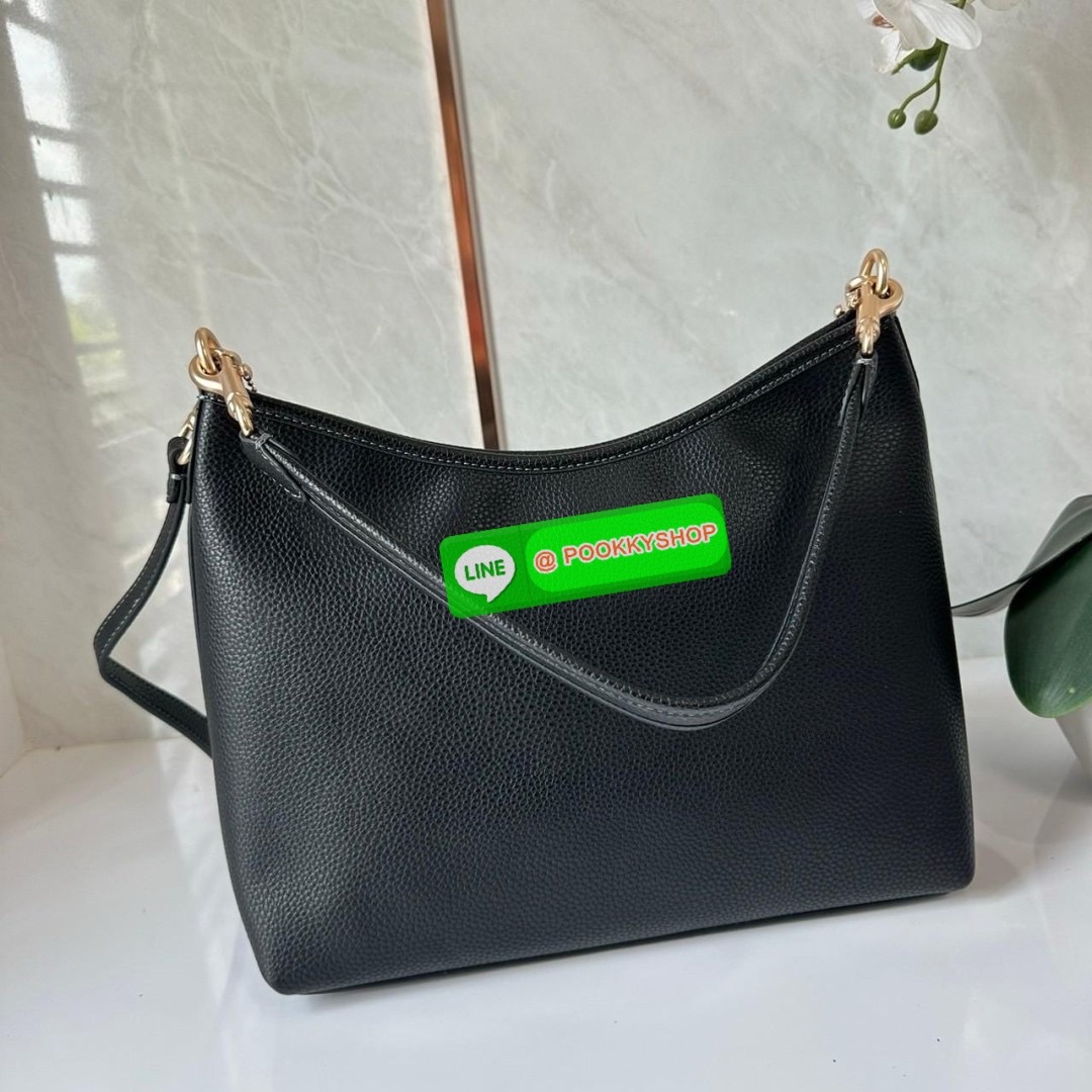 Coach Laurel Shoulder Bag Black CR148 🔖กระเป๋าสะพายข้าง/ไหล่ ทรง hobo สวยทันสมัยไม่มีเอาท์ 🔖วัสดุ : pebble leather 🔖เปิด - ปิด แบบซิปบน ภายในช่องโล่งกว้าง มีช่องรับแยกสองช่องมีซิปหนึ่งช่อง จุของได้เยอะ