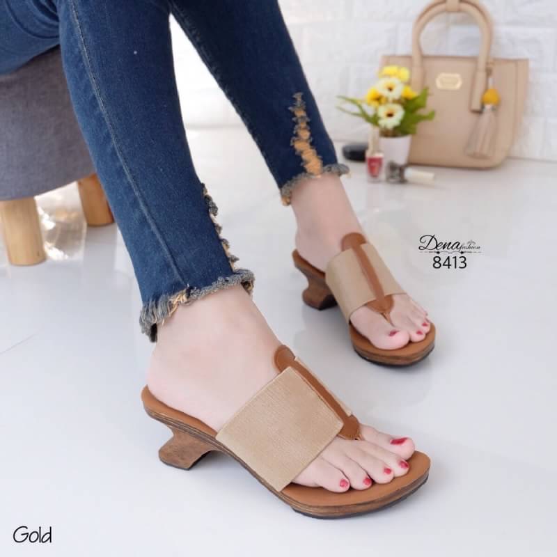 8413 เกี๊ยะไม้ งานใหม่ส้นเกี๊ยะไม้ จัดมาอีกแล้ว ดีเทลหูคีบสวมใส่กระชับเท้าให้ความรู้สึกนุ่มหน้าเท้าด้วยน้า งานส้นไม้แท้ที่สาวๆต้องปิ้ง