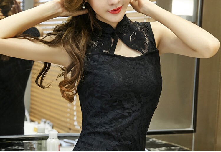 ชุดเดรส ชุดกี่เพ้า เดรสสั้น สีดำ แต่งคอจีนเว้า สวยเปรี้ยว เซ็กซี่ หรูหรา มากคะ FreeSize สำเนา