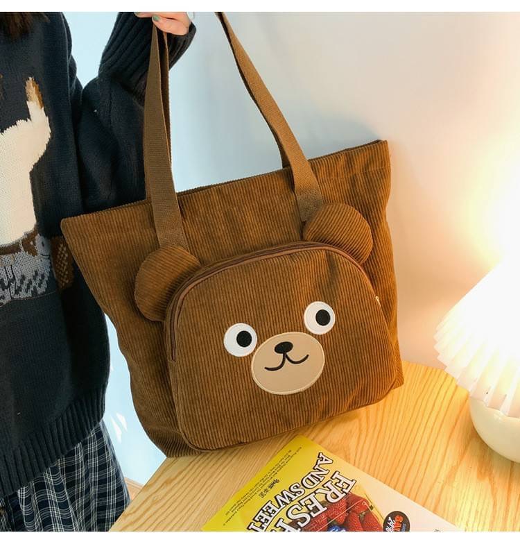 รุ่นใหม่ พร้อมส่ง!!!!!!! Shock Bear bagv(BP) ใครเห็นก็ต้องเอ็นดูว เจ้าหมีน้อย มาในผ้าลูกฟูก เพิ่มมิติด้วยช่องหน้าแต่งหูน้องหมี ประโยชน์ใช้สอยก็ไม่เบา ใบใหญ่จุเยอะ