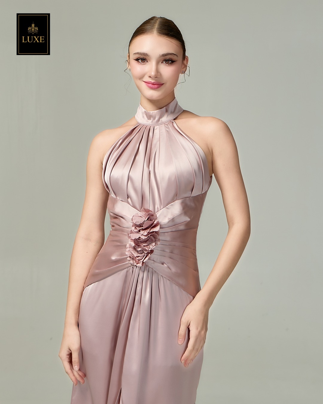 เดรสแฟชั่น แม็กซี่เดรสเสื้อคอกลมแขนกุด กระโปรงผ่าหน้าขา