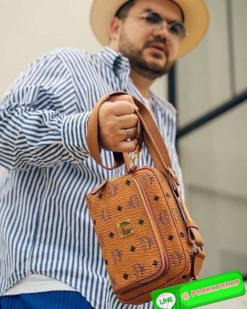 ð MCM KLASSIK CROSSBODY in Visetos( Small )āļāļĢāļ°āđāļāđāļēāļāļĢāļāļŠāļāļāļāļĩāđ Klassik āļāļĩāđāļĄāļĩāļĨāļąāļāļĐāļāļ°āļāļĢāļāļāļēāļĄāļāļ·āđāļ āļāļāļāđāļāļāļŠāđāļāļĨāđāļāļĨāļēāļŠāļŠāļīāļ āđāļāļĢāļāļŠāļĢāđāļēāļāļāļĢāļ°āđāļāđāļēāļāđāļģāļŦāļāļąāļāđāļāļēāļĄāļāļāļāļīāļŠāļĢāļ°āđāļŦāļāļ·āļāļāļąāđāļ āļāđāļēāđāļāđāļāļĨāļ·āļāļāļāļīāļ§āļĨāļēāļĒ Visetos āļāļąāļāđāļāđāļāđāļāļāļĨāļąāļāļĐāļāđāļāļāļmcm āđāļāļāļĩāđāļāļ·āļāđāļāļāđāļāļŠāļāļāļĢāļĩāđāđāļāļāđāļŪāļāļāđāļāļĢāļĩāļāļĩāđāļŠāļĄāļāļđāļĢāļāđāđāļāļāļāļĩ