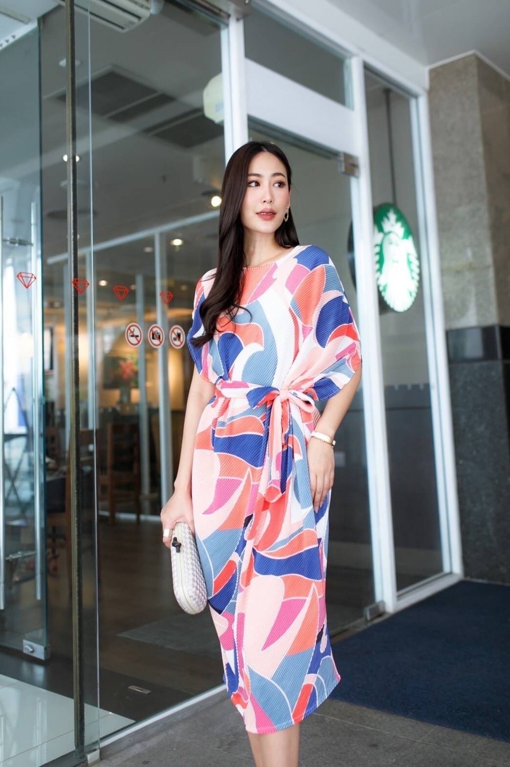 Darino Pleated Dress สวย เรียบหรู ดูแพง แบบคลาสสิค ✨ต้องตัวนี้ค่ะ มินิเดรสไหล่เบี่ยงอัดพลีท ทรงปล่อย งานสวย 👍🏻 แพตเทิร์นเฉลียงข้างทรงสโลป ดีเทลแขนเบี่ยงข้างเดียวเก๋ๆ เนื้อผ้าพลีทเนื้อนิ่ม นุ่ม ใส่สบาย 😉