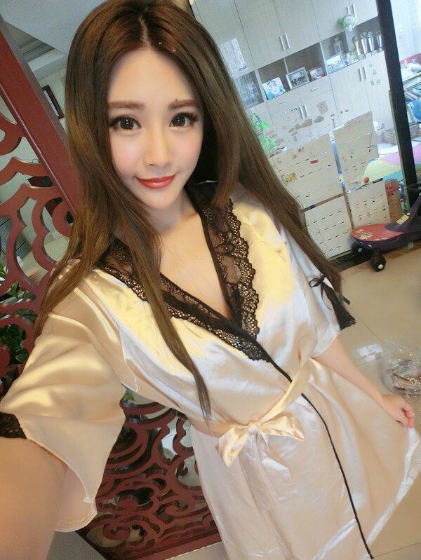 Set ชุดนอน เซ็ทชุดคลุมนอน+ สายเดี่ยวสีแชมเปญ แต่งลูกไม้ดำ