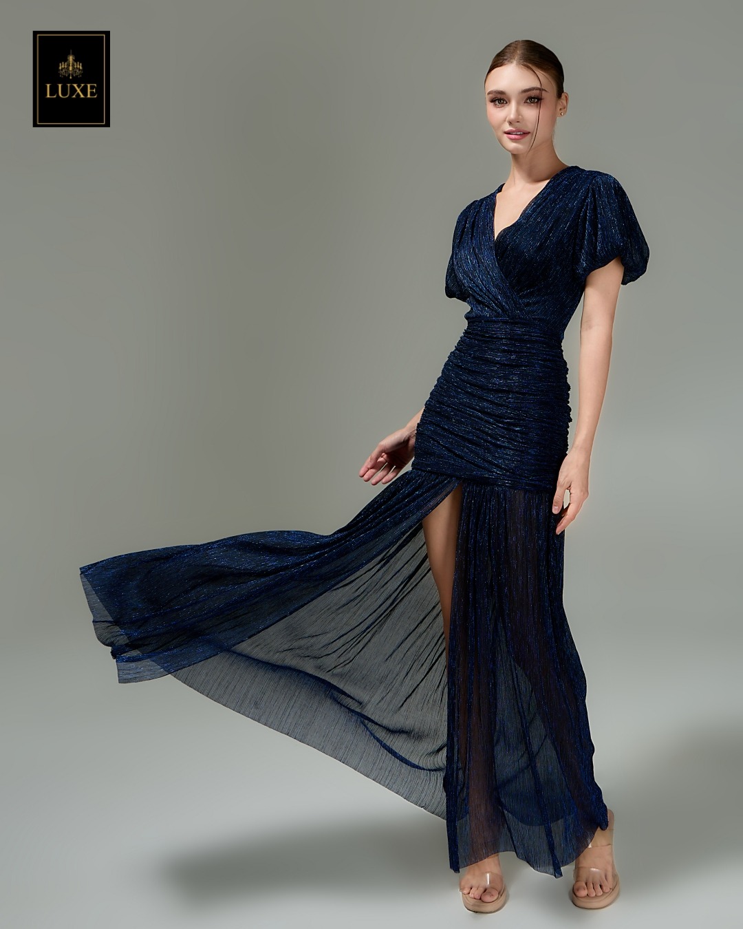 เดรสแฟชั่น แม็กซี่เดรสเสื้อคอวีป้าย แขนบอลลูน กระโปรงรูดเข้ารูปตรงสะโพก