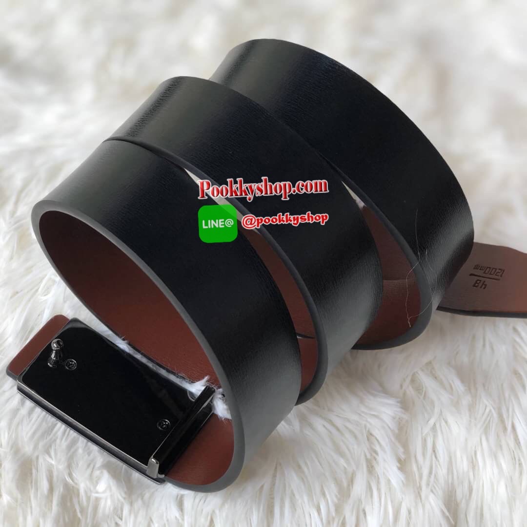 DON'T MISS! PLAYBOY MEN LEATHER BELT (Free Size) เข็มขัดหนังสีดำรุ่นสุดฮิตจาก Playboy หัวเข็มขัดโลหะดำตัดเงินปั้มโลโก้คุณภาพดีตามแบบฉบับของแบรนด์ดีไซน์คลาสสิคเข้าได้กับทุกชุดสามารถปรับได้หลายระดับ มาพร้อมกล่องแบรนด์สามารถมอบเป็นของขวัญได้ ไอเท็มนี้ M