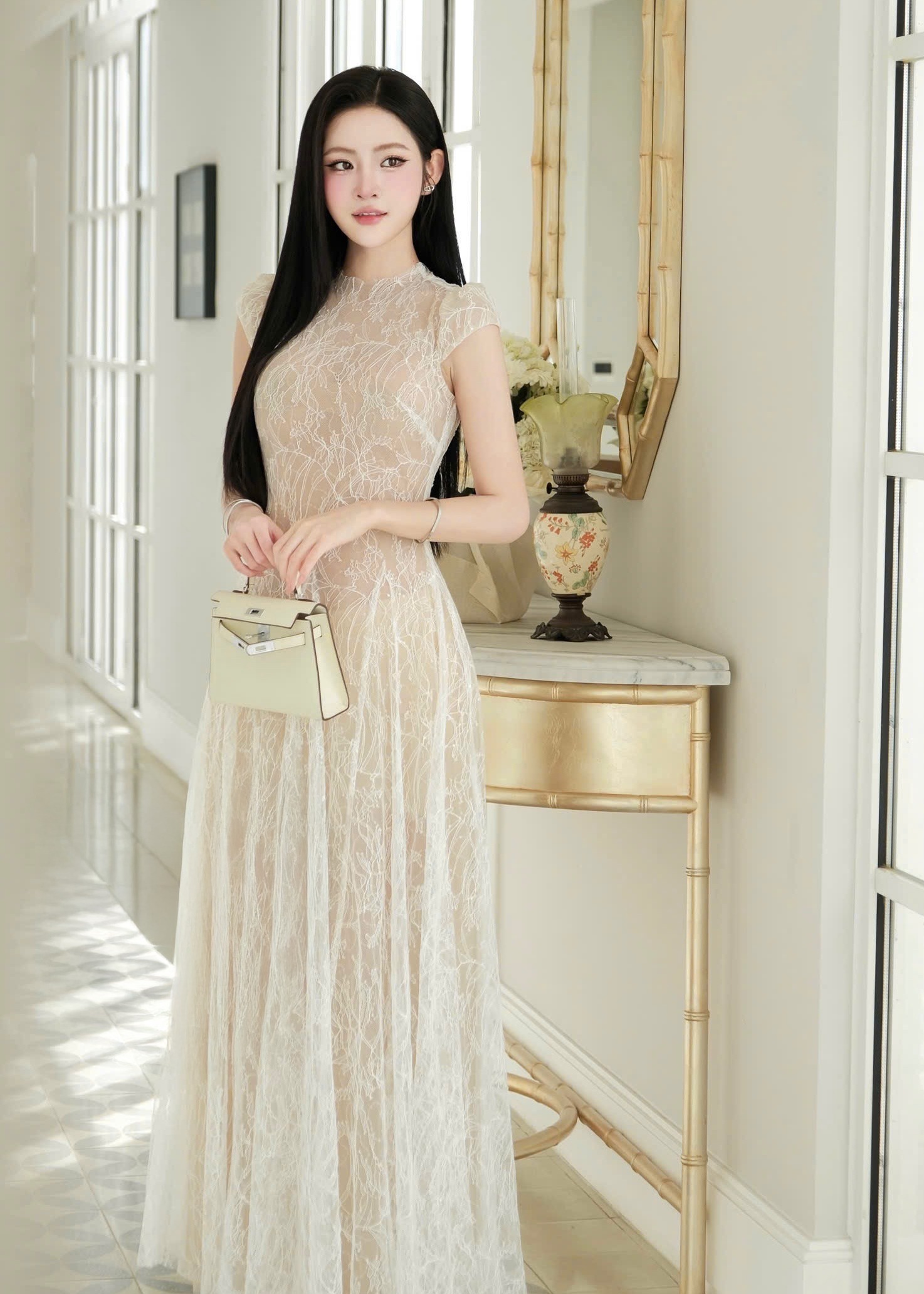 เดรสแฟชั่น เดรสเสื้อคอกลมแขนเต่อ กระโปรงบาน ดีเทลซีทรูที่บ่าและแขน