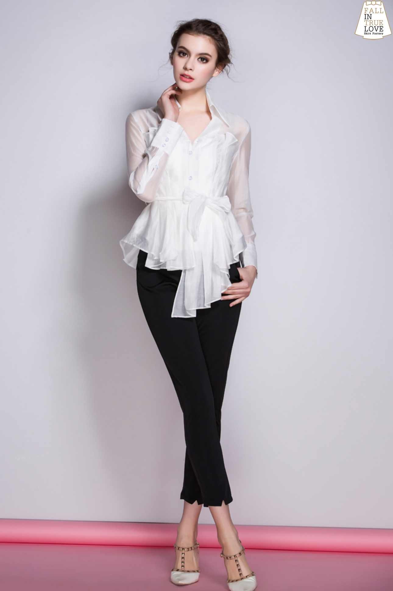 เสื้อแฟชั่น เสื้อเชิ้ตคอวีจับจีบทวิสต์ช่วงตัวรอบตัวหน้าหลังแบบเรียบหรู