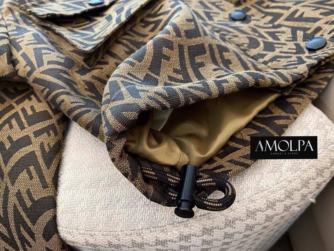 พร้อมส่ง !!! MUST HAVE！JACKET HOODIE FENDI AROMA เนื้อดี มี Texture มากกกๆๆค๊า Colletion 2021 ผ้าดีมาก เย็นมากๆ ห้ามพลาดเลยน๊า สวยสุดๆ