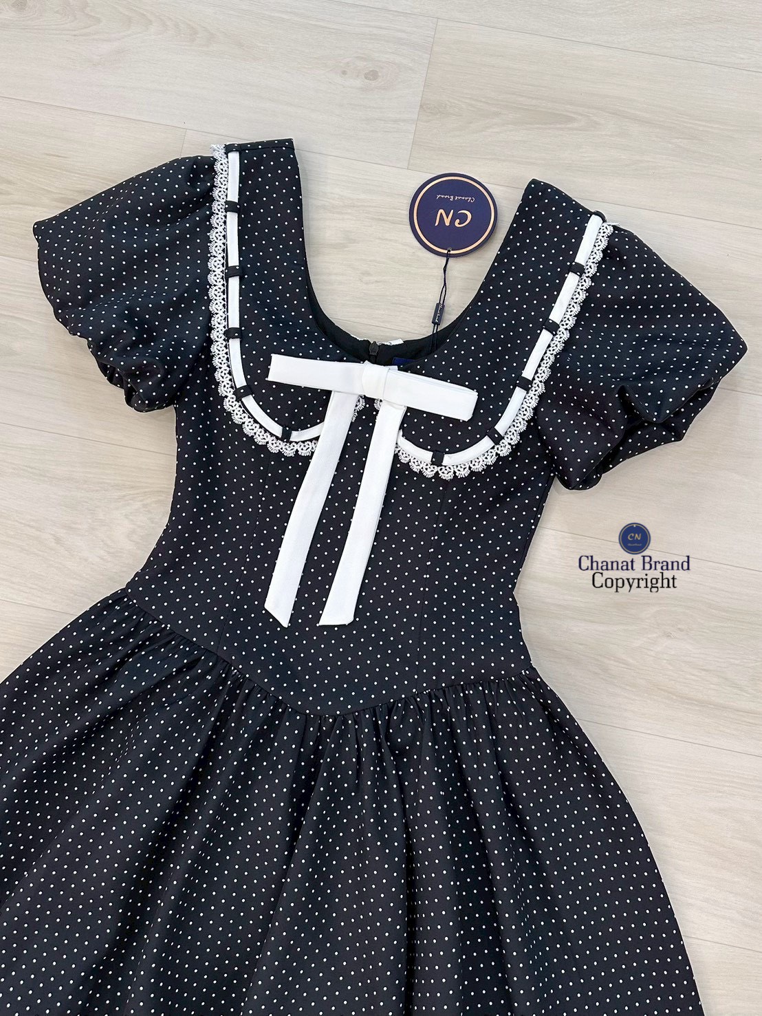 เดรสแฟชั่น มินิเดรสแขนตุ๊กตาสีดำลาย polka dot คอปกใหญ่