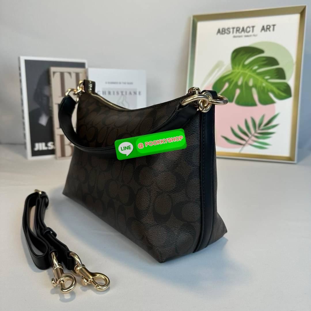 กระเป๋าสะพาย LEWIS IN SIGNATURE CANVAS ( COACH F85696) กระเป๋าหนังลาย C ผ้าใบเคลือบซิกเนเจอร์ พร้อมรายละเอียด หนัง เรียบ] ภายในกระเป๋ามัลติฟังก์ชั่น ปิดด้วยซิป ซับในผ้า