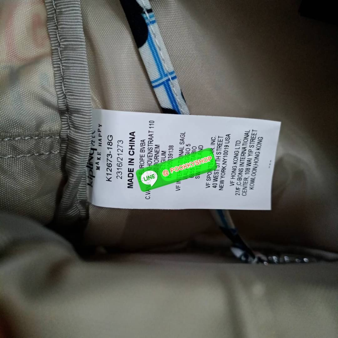 KIPLING Basic Mini Backpack กระเป๋าเป้ใบเล็กกระทัดรัด ขนาดมินิ วัสดุ Nylon + ซับใน Polyester มีหูหิ้ว สามารถสะพายข้าง หรือ สะพายหลังได้ -ช่องซิปหน้า -ด้านข้างมีช่องของเล็กน้อย หรือ ใส่ขวดน้ำใบเล็กทั้ง 2 ด้าน -ซิปหลัก โล่งกว้าง มีสายคล้องพวงกุญแจ พร้อมช่อง