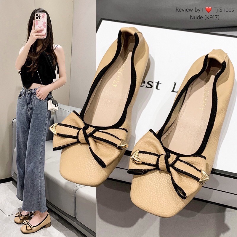 พร้อมส่งรองเท้าคัชชูนำเข้า ขายดีสุดๆ หนังรุ่นนี้คือดีนิ่มมาก ทรงสวย สวมใส่ง่าย แต่งด้วยโบว์น่ารักๆ ใส่ได้เรื่อยๆ เรียบหรูดูดีมาก ใส่สบาย ส้นงอได้ช่วยลดแรงกระแทกเวลาเดินได้ดี แมทกับชุดง่าย ใส่กับอะไรก็น่ารักสุดๆ ควรมีไว้เป็นคู่โปรด ของจริงงานดีมากสวยมาก ตร